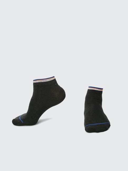 Van Heusen Snug Fit Anti Bacterial Super Soft Solid Low Ankle Socks - Assorted
