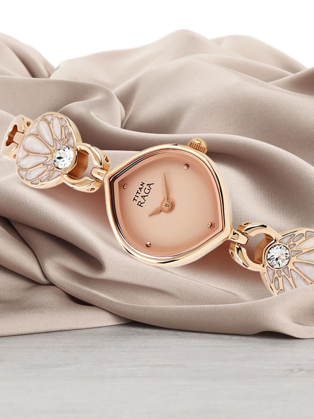 Titan Titan Raga Quartz Analog With Pink Dial Watch For Women - Nt2497wm01