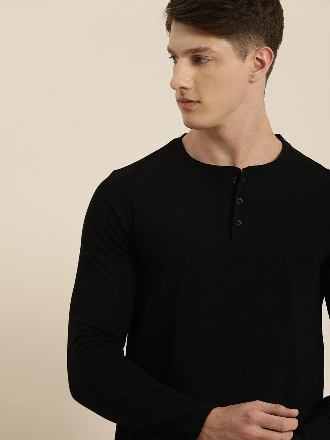INVICTUS INVICTUS Men Black Cotton Solid Henley Neck Cotton T-shirt