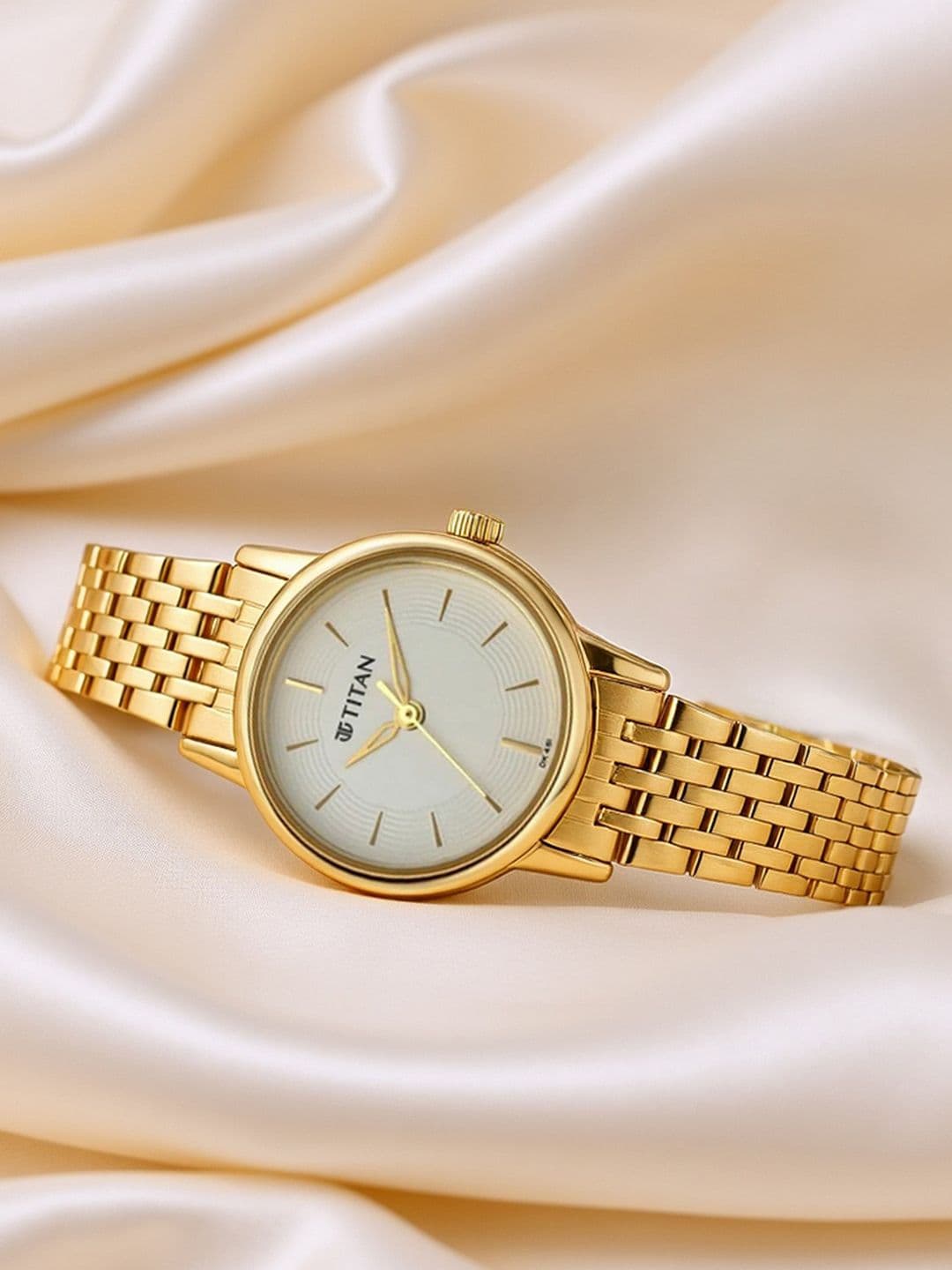 Titan Titan Quartz Analog With White Dial Watch For Women - Nt2593ym02