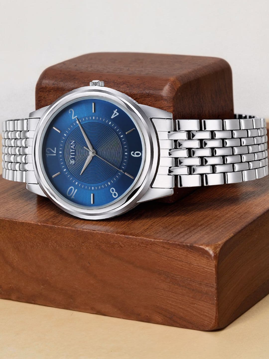 Titan Titan Karishma Zing Quartz Analog With Blue Dial Watch For Men - 1638sm02