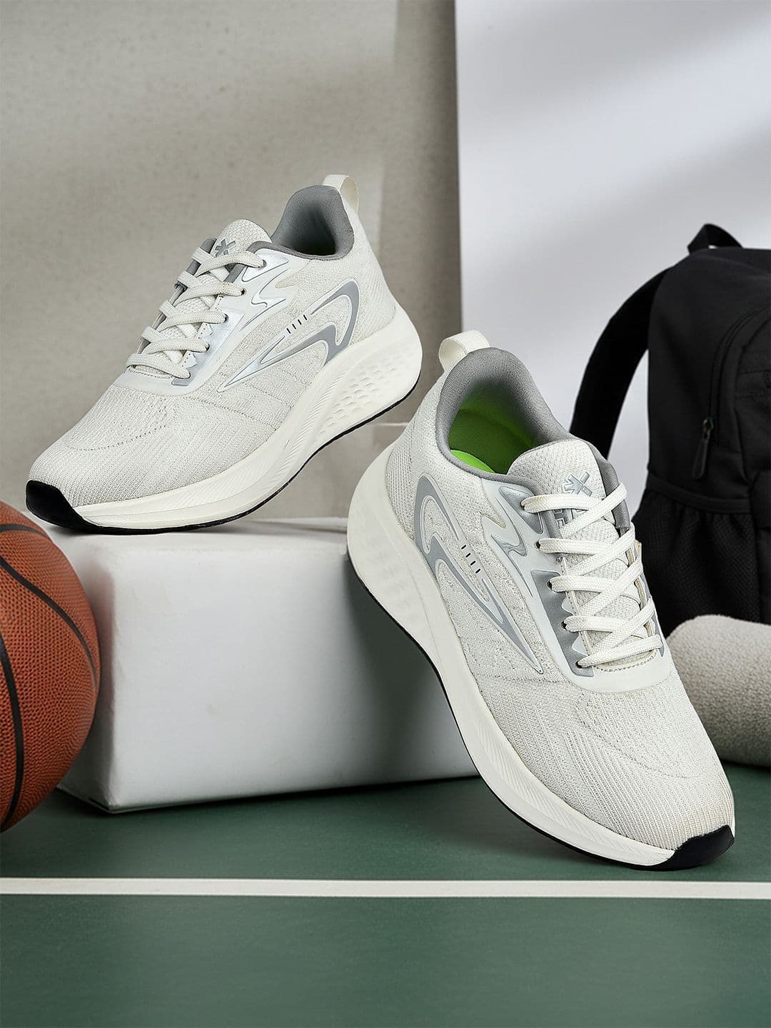 HRX by Hrithik Roshan HRX by Hrithik Roshan Men Textile Training or Gym Non-Marking Shoes