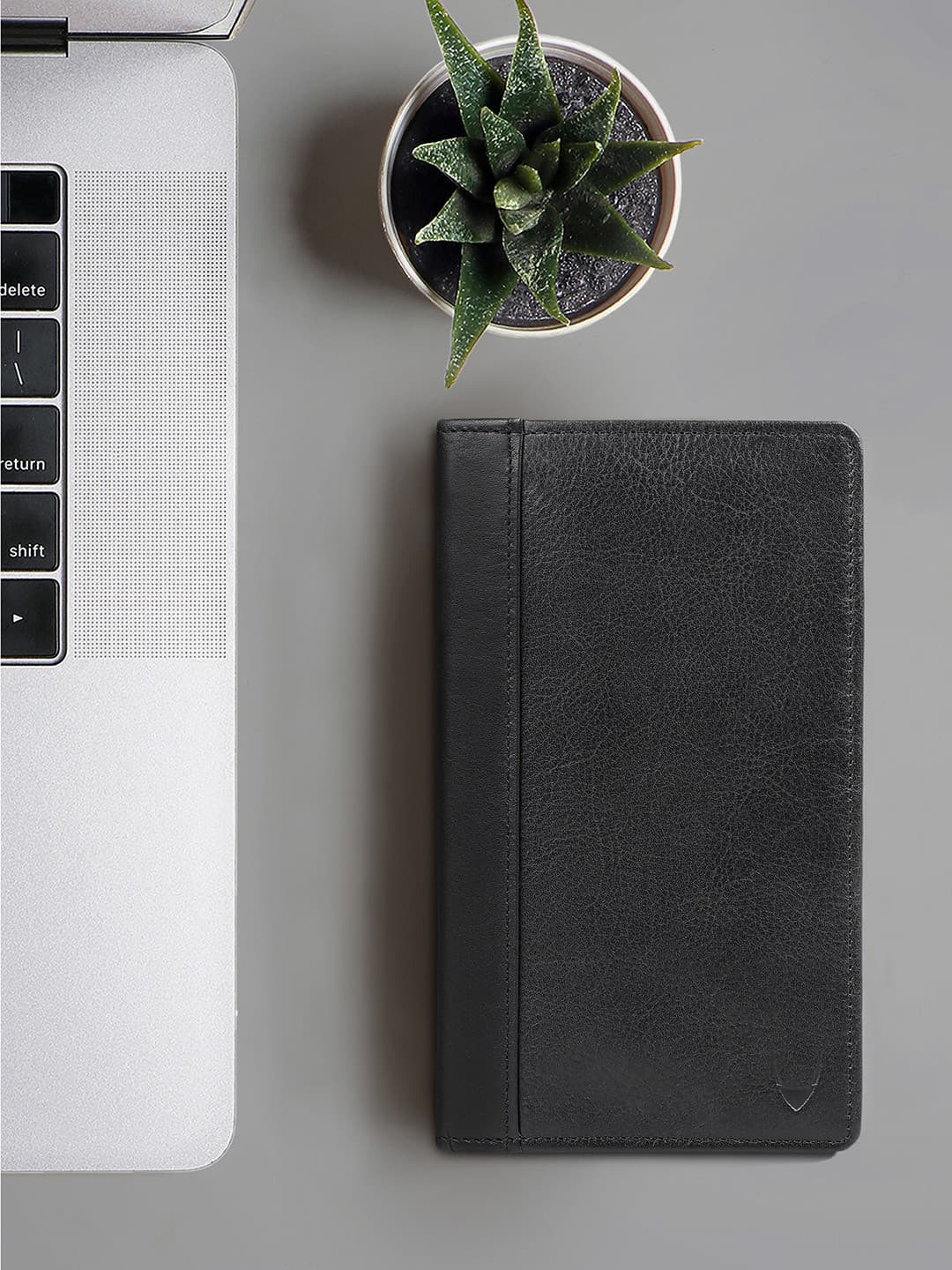 Hidesign Men Black Solid Leather Card Holder