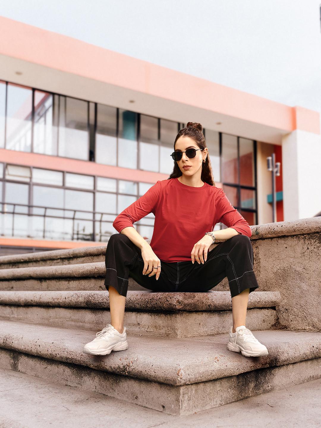 The Roadster Lifestyle Co Women Red Solid Round Neck T-shirt