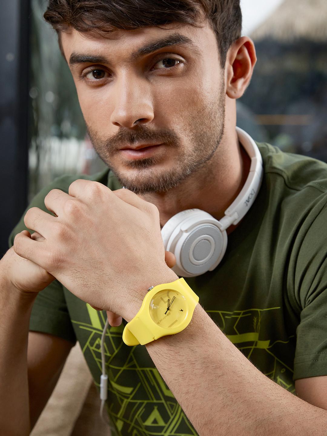 Fastrack Unisex Yellow Printed Dial & Straps Tees Minimalist Analogue Watch 9915PP58