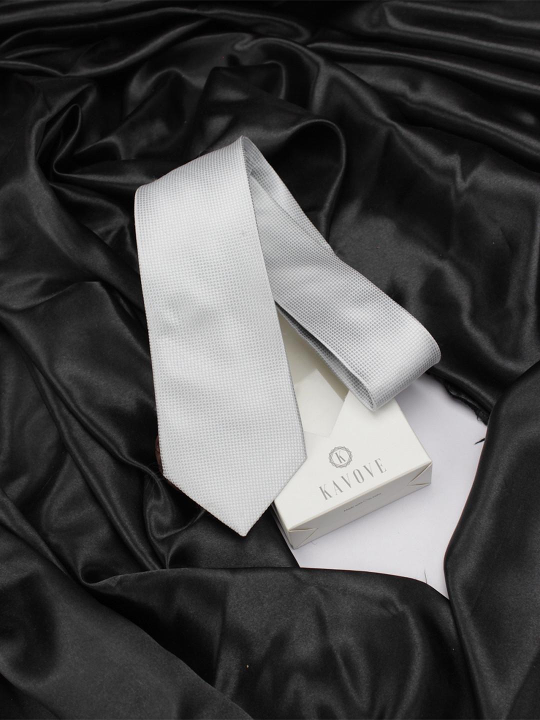 Kavove Men Grey Checked Design Broad Tie