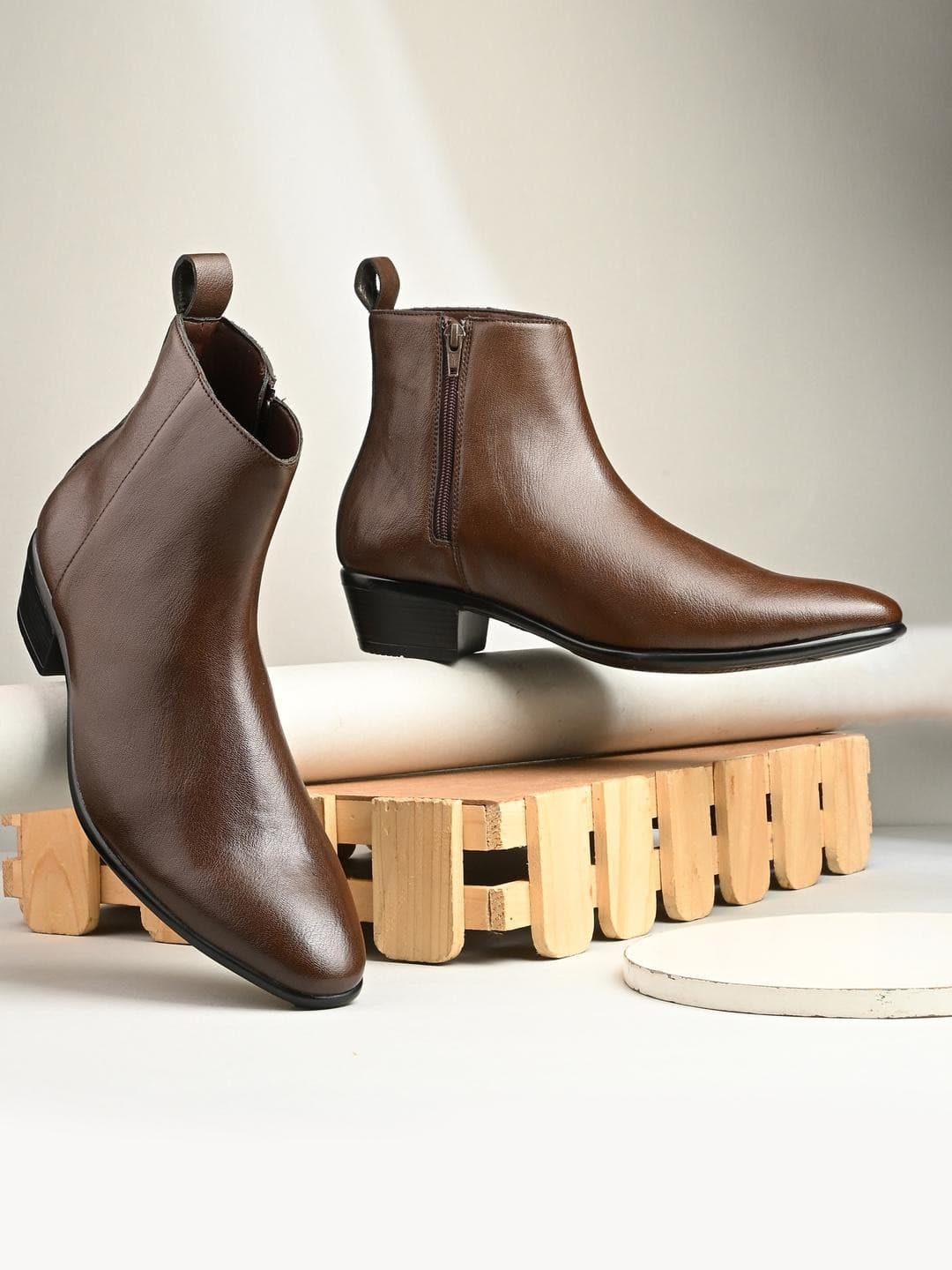 Roadster Men Brown Chelsea Boots