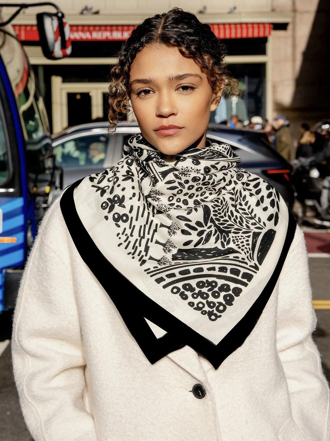 Sarisp Women Printed Scarf