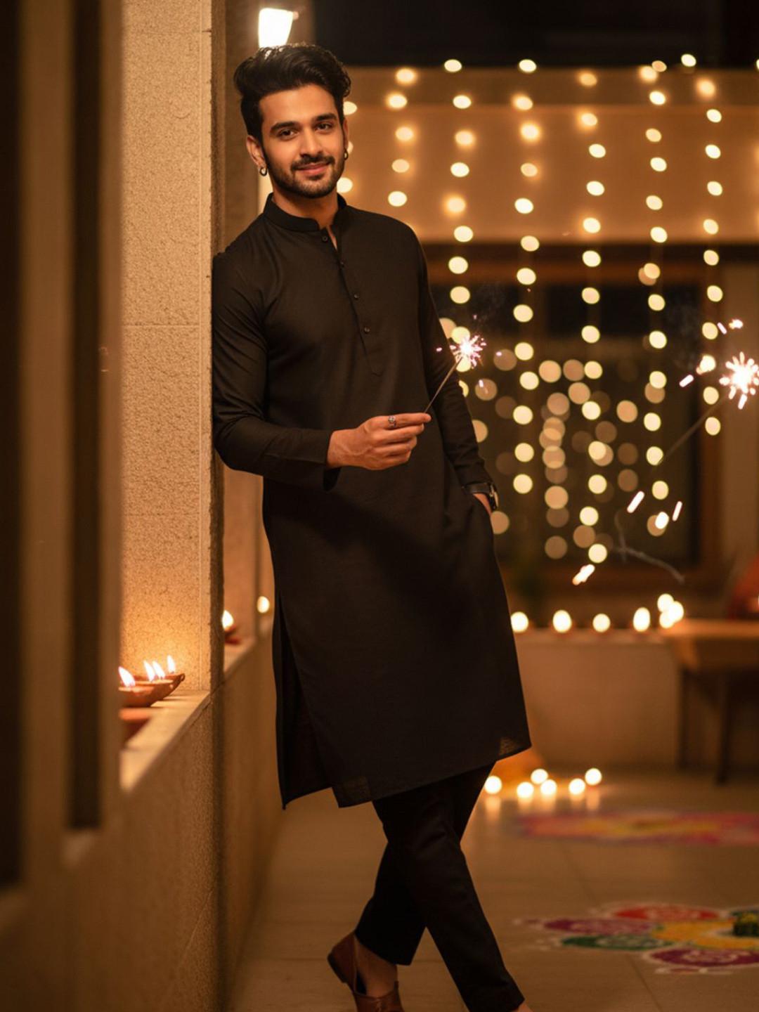 KISAH Men Thread Work Mandarin Collar Long Sleeves Straight Kurta