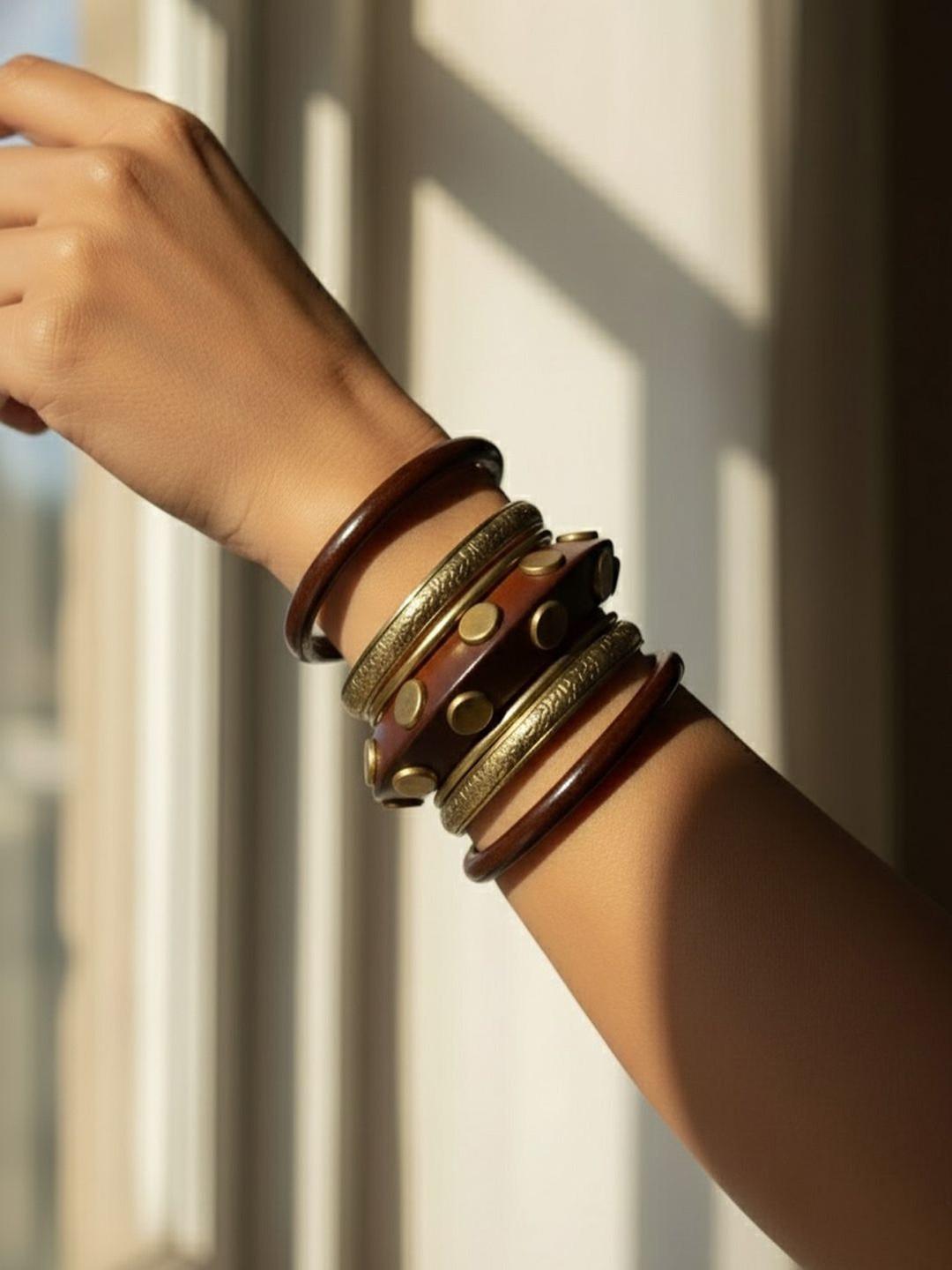 PANASH Set Of 7 Wooden Bangles