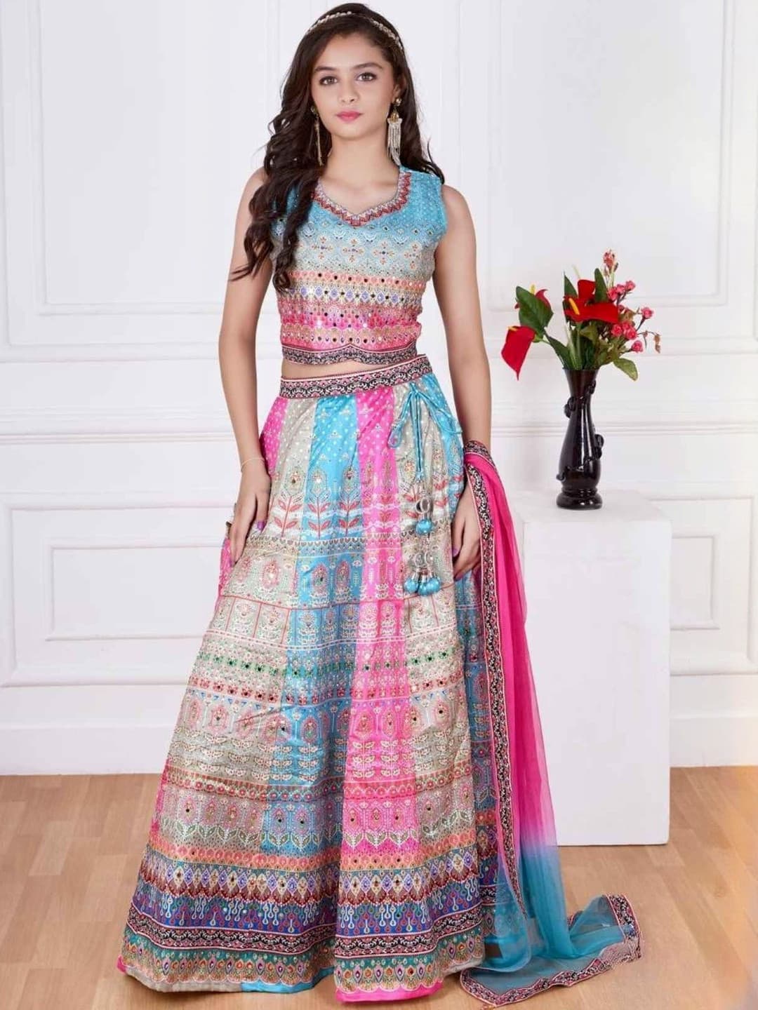 KL9KIDS Girls Printed Tie and Dye Lehenga & Blouse With Dupatta Lehenga Choli