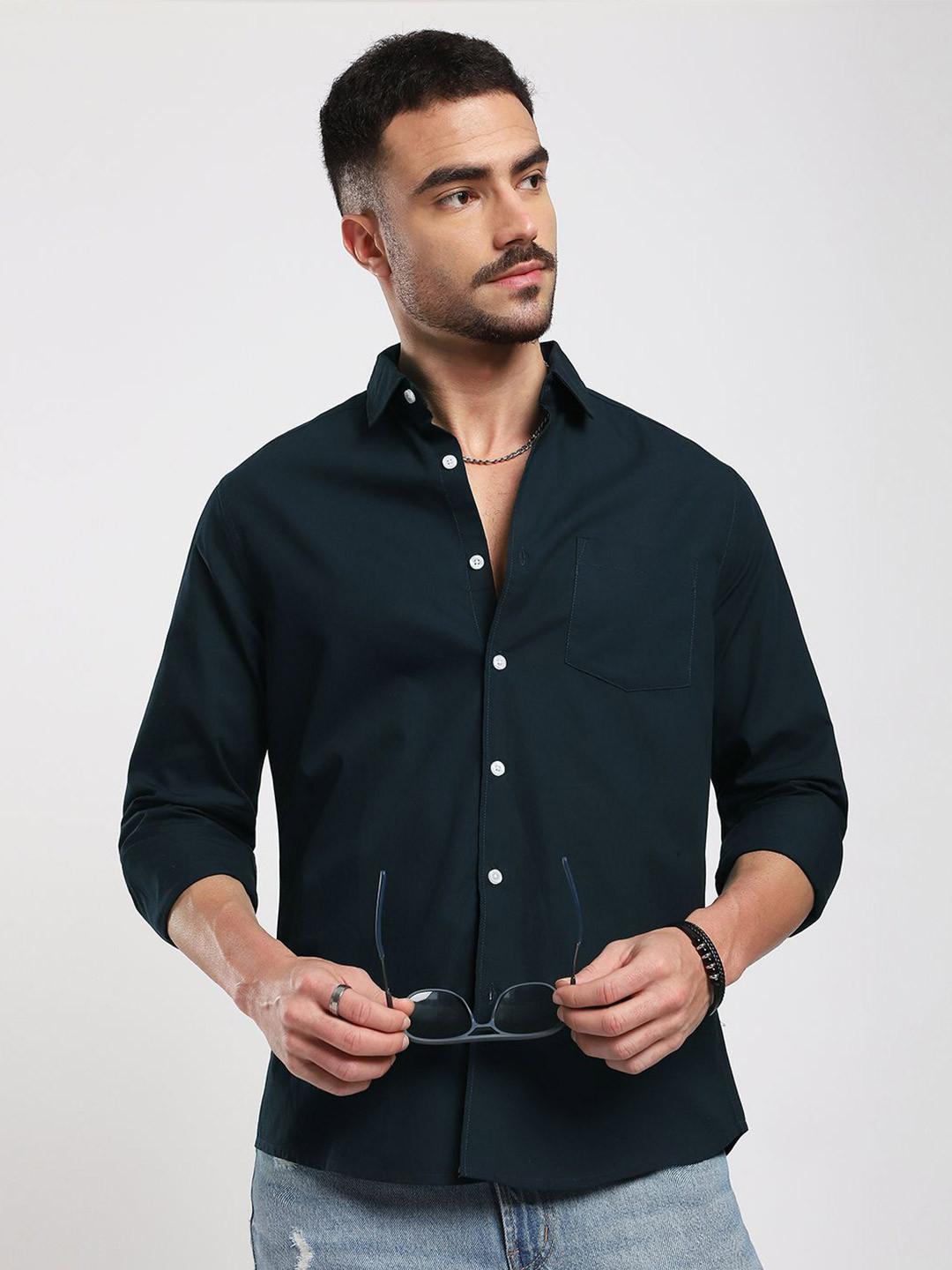 VASTRADO Men Classic Fit Solid Spread Collar Cotton Casual Shirt