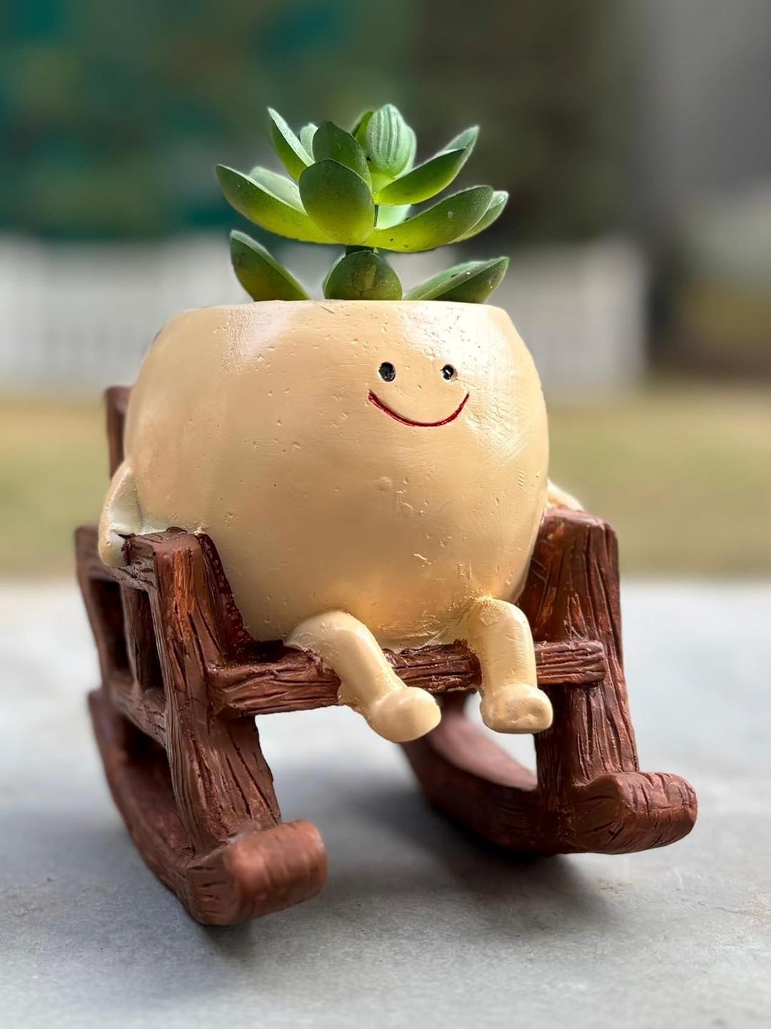 Wonderland Beige Cute Sitting Printed Planter