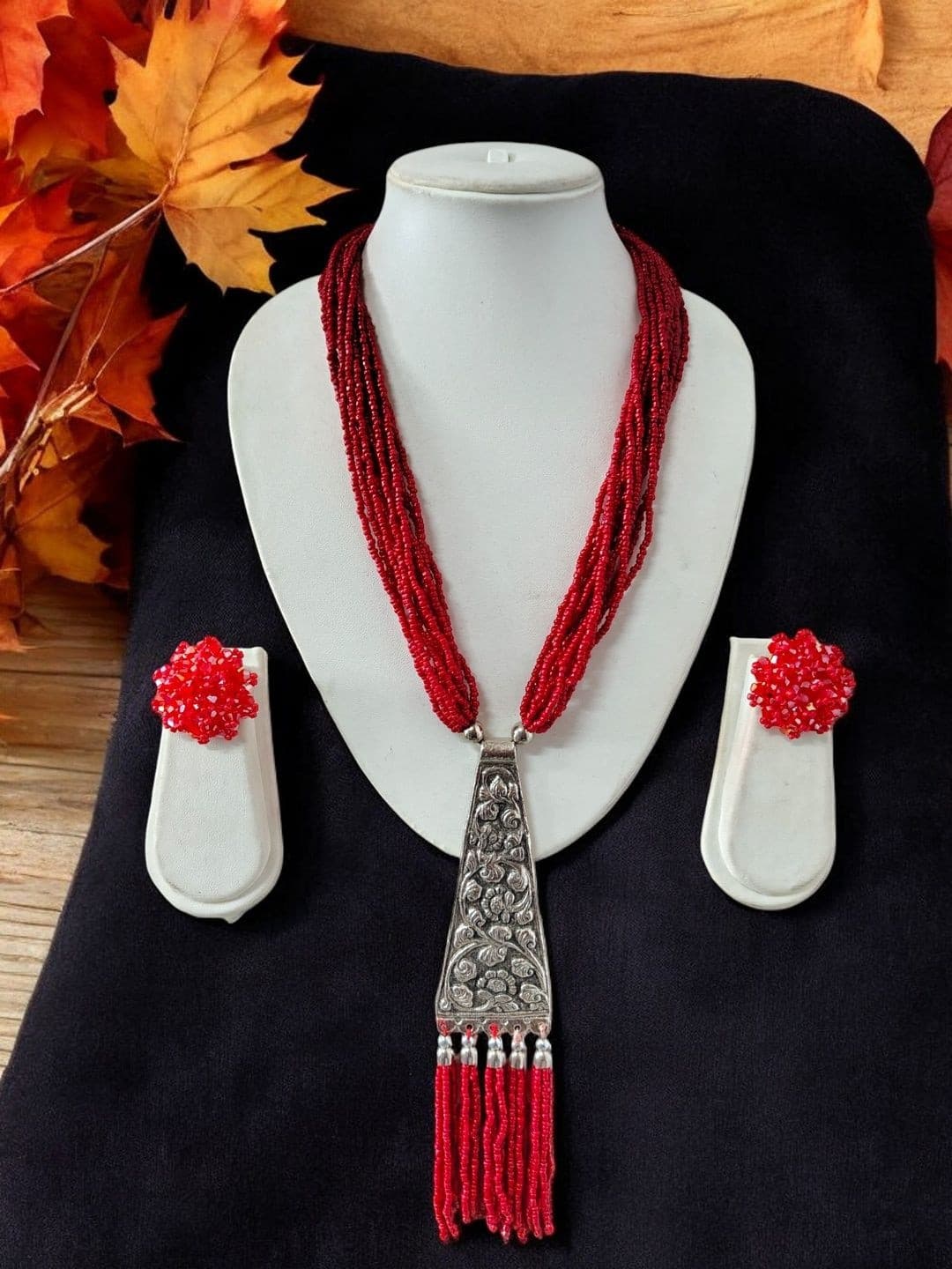 INHANSS Necklace and Earrings