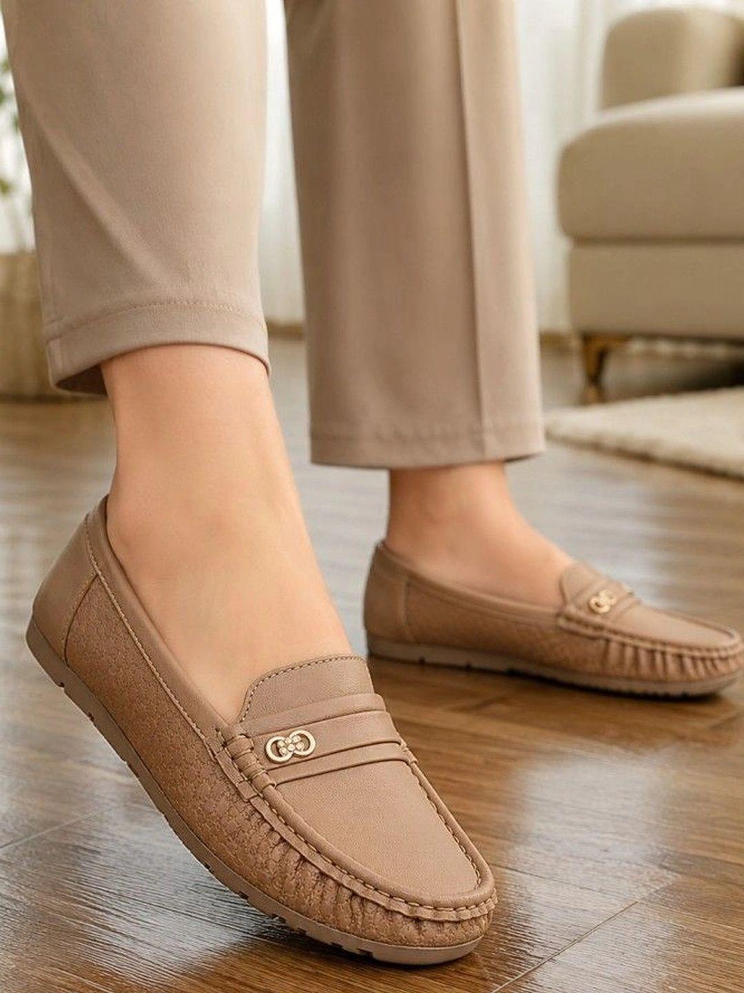 DressBerry Women Textured Mules with Buckles Flats