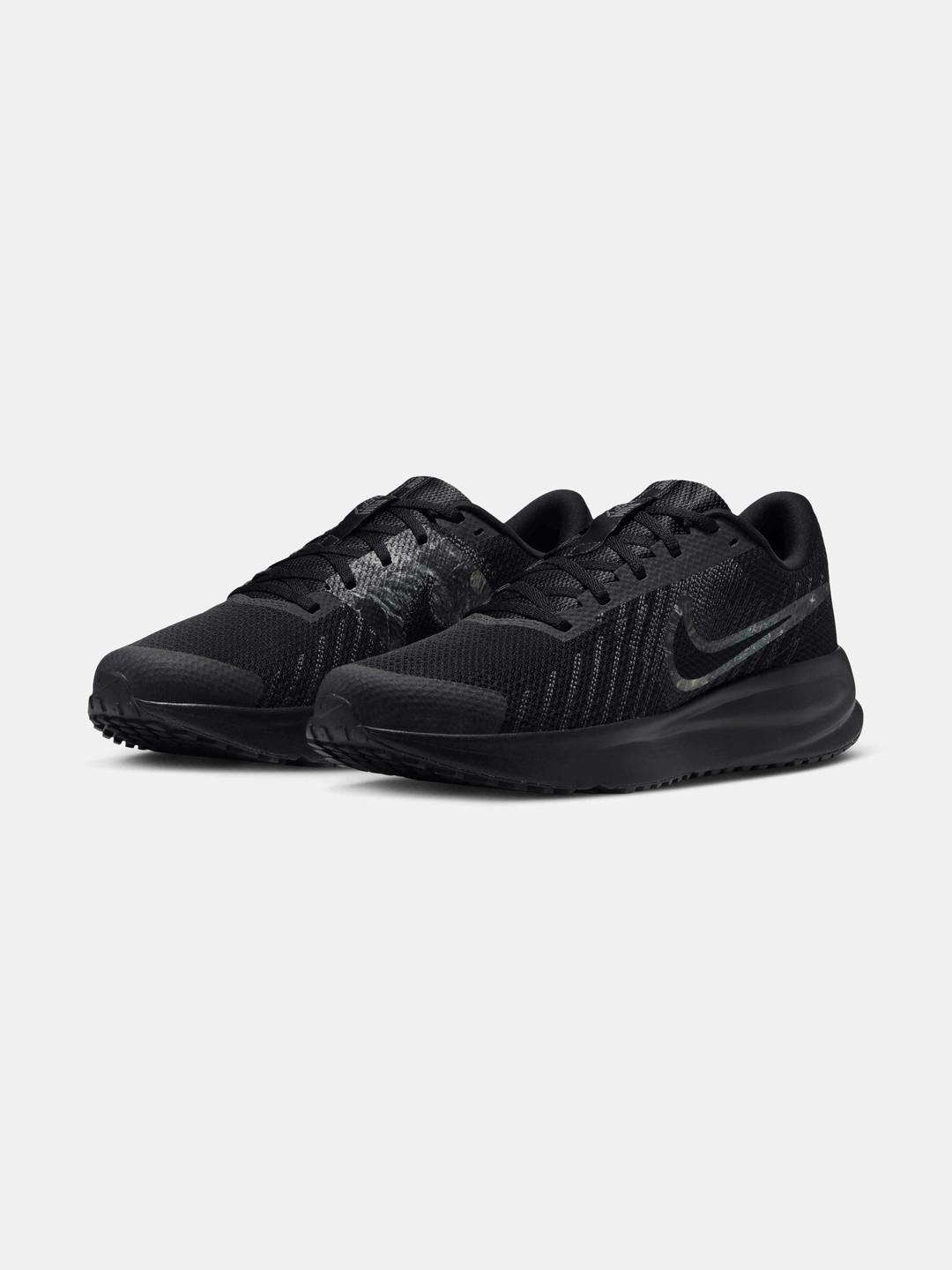 Nike Men Textile Running Shoes