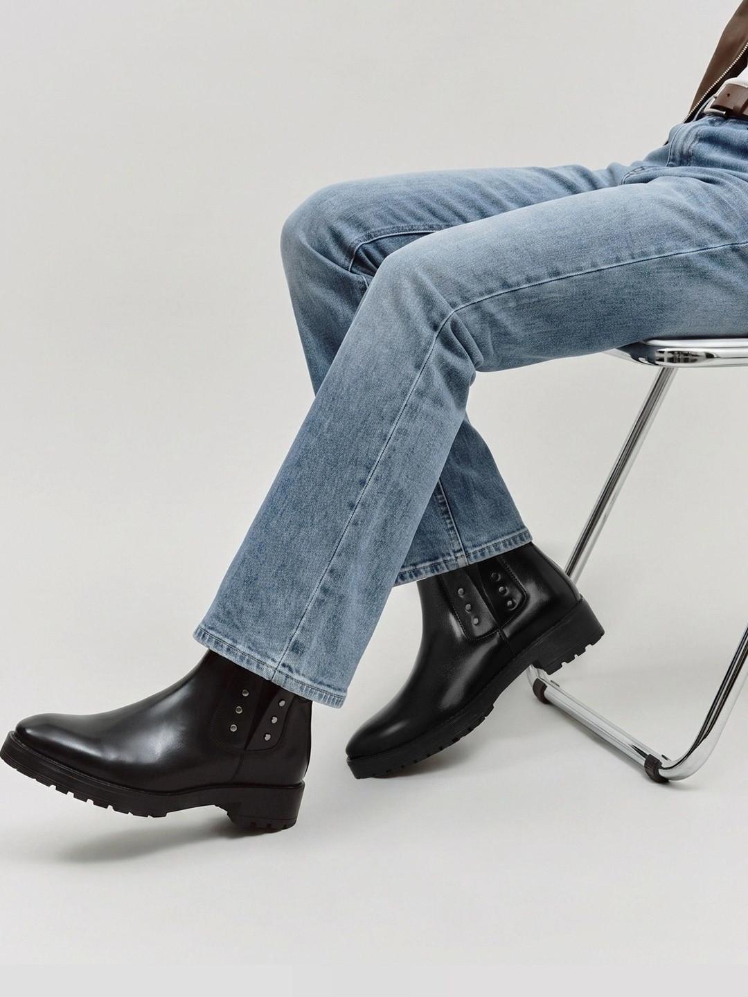 The Roadster Lifestyle Co Men Pointed Toe Slip-On Chelsea Boots