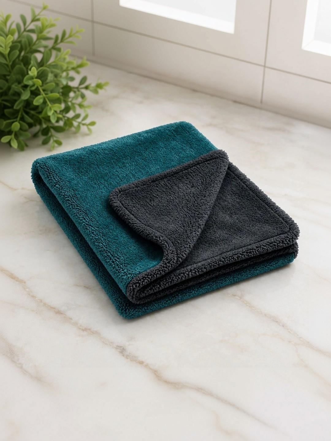 Fezora Grey 1 670 GSM Bath Towel