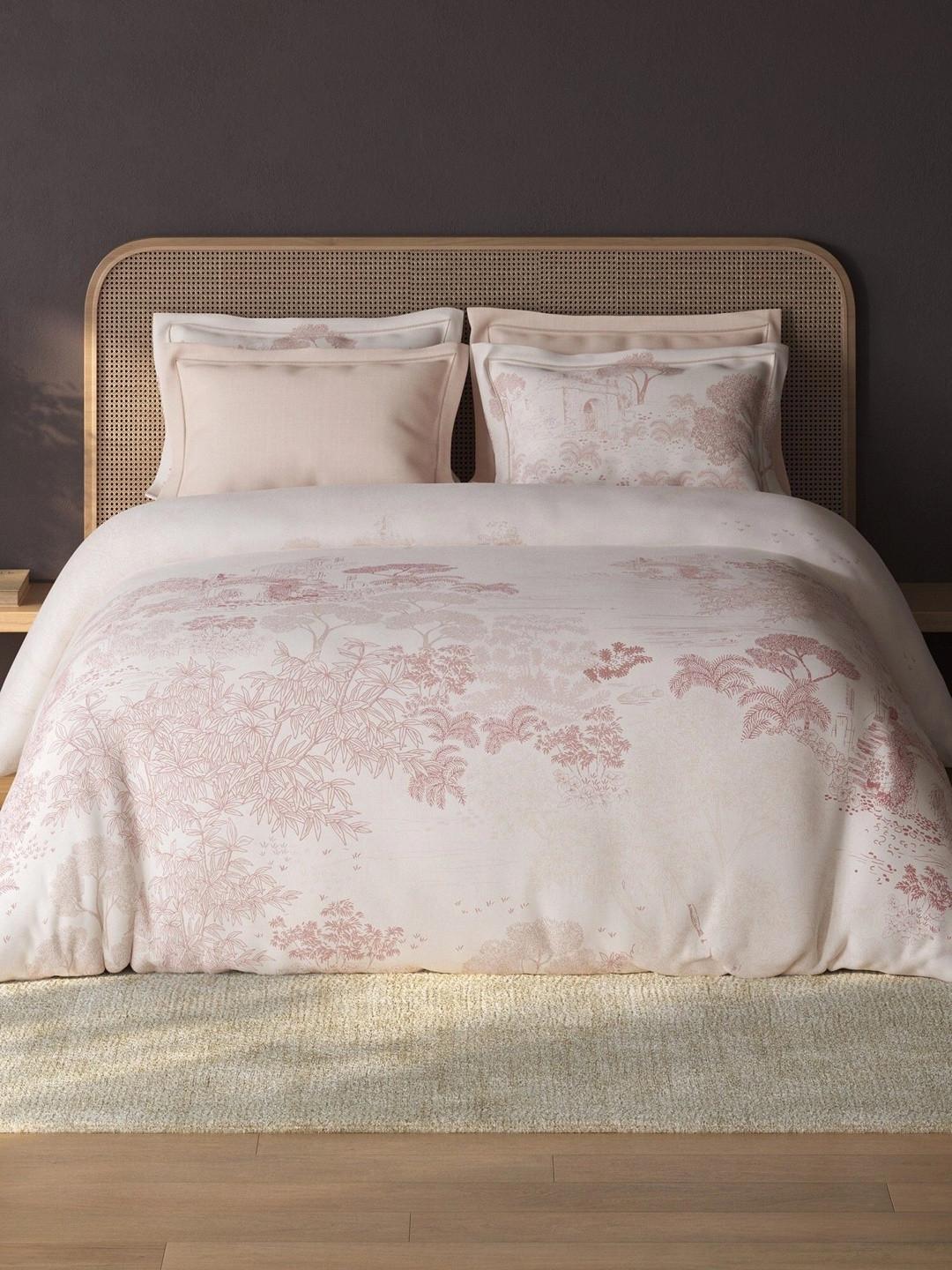 SPACES Pink Floral 210 TC Bedsheet with 4 Pillow Covers