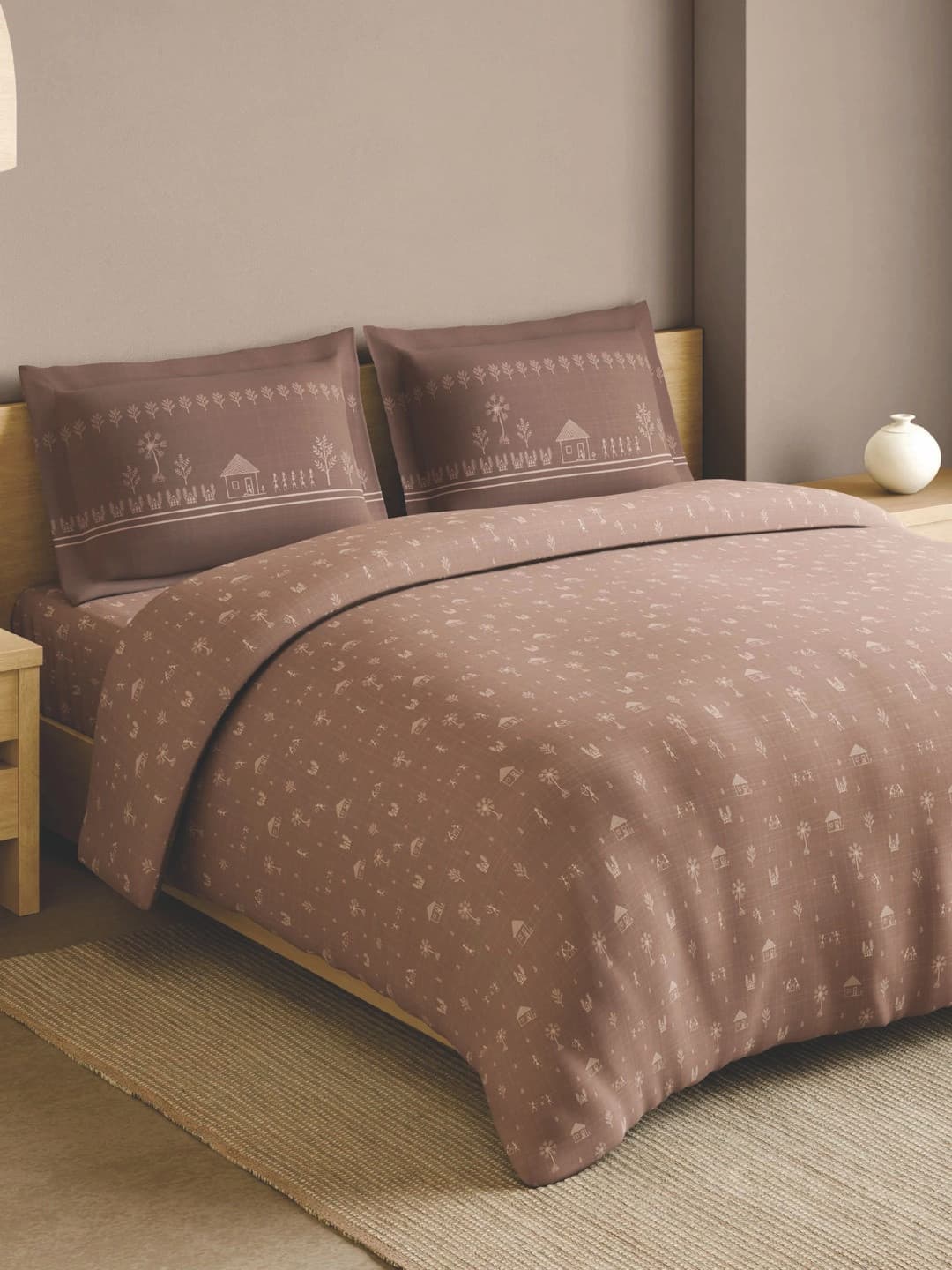SPACES Brown 210 TC Bedsheet with 2 Pillow Covers