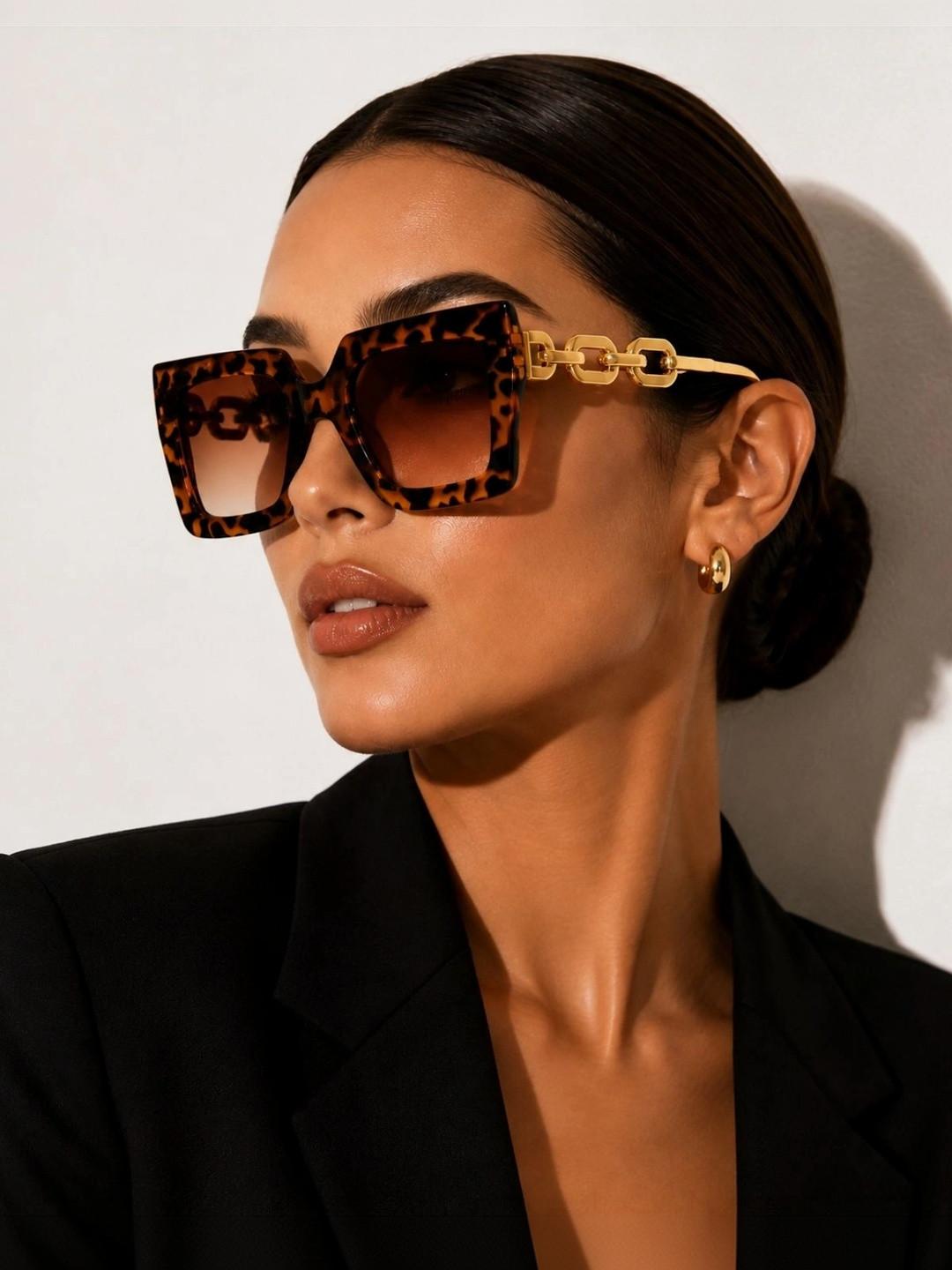 OUDI Women Brown Lens & Gold-Toned Square Sunglasses with