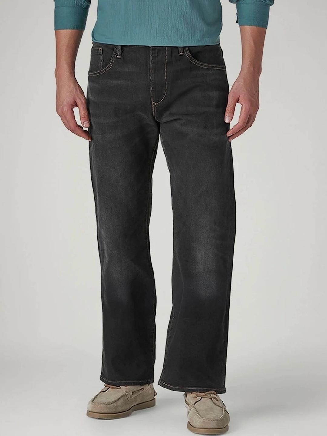 Levis Men Classic Straight Fit Mid-Rise Low Distress Light Fade Stretchable Jeans