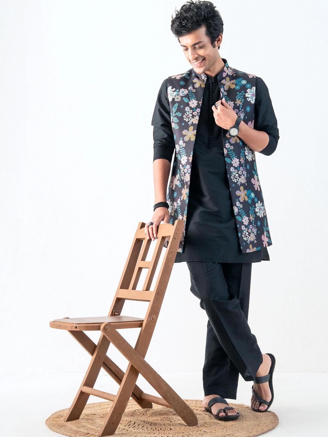 KISAH Printed Mandarin Collar Sherwani