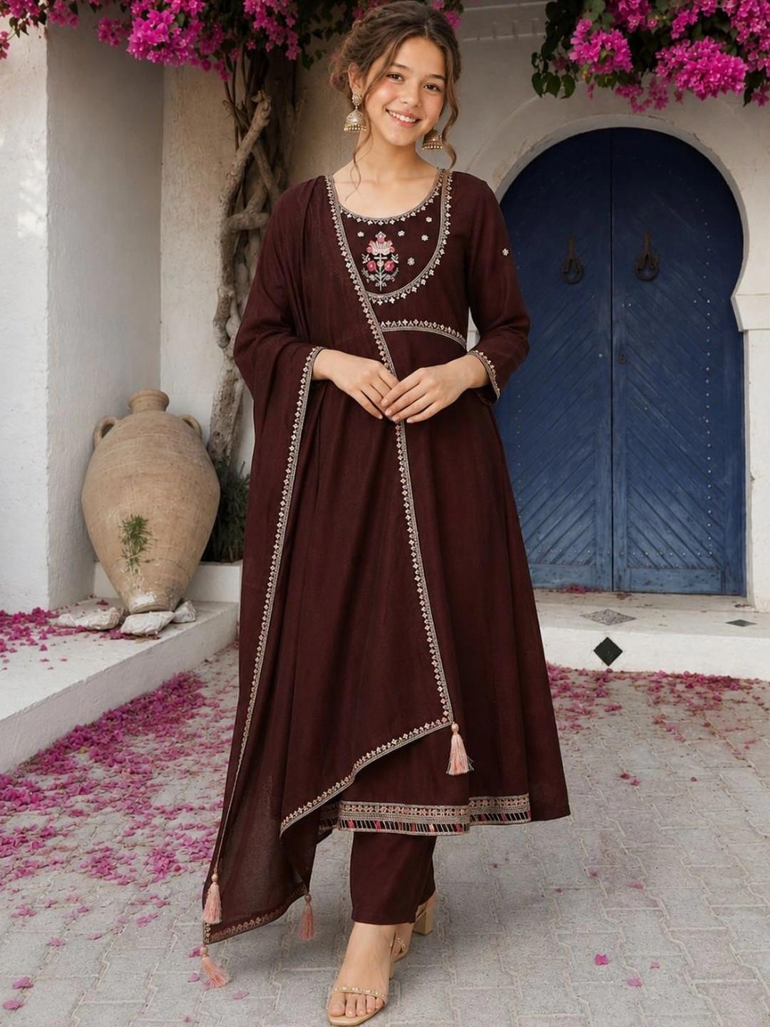 CurlyTales Girls Floral Embroidered Empire Thread Work Pure Silk Kurta with Trousers & With Dupatta