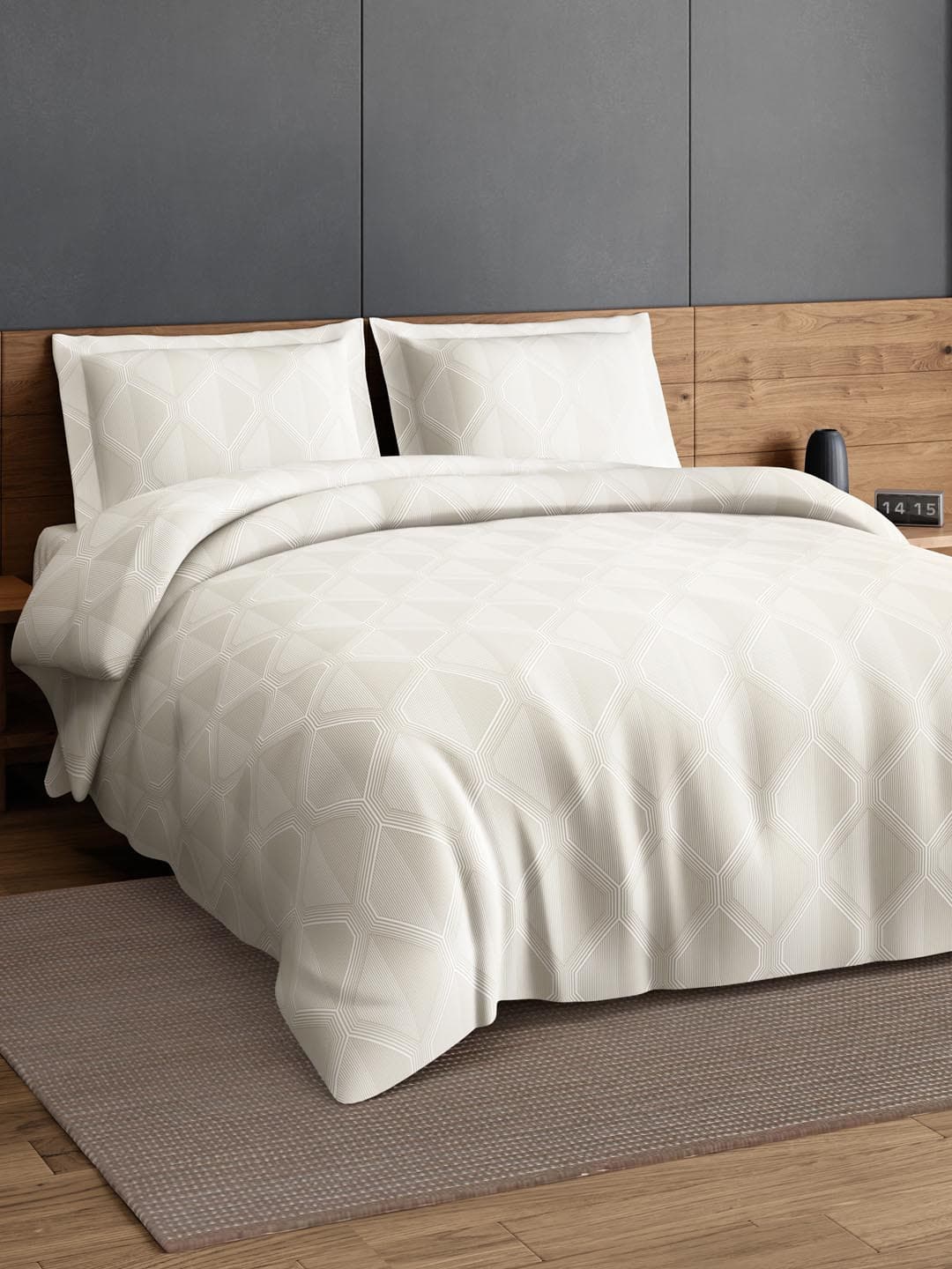 SPACES Cream-Coloured Printed Cotton 300 TC Double Bedsheet Set--2.4 m x 2.74 m