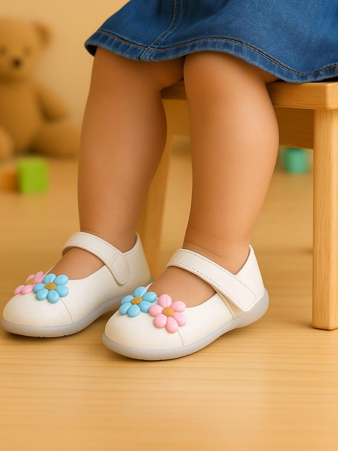 Footpedia Girls Embellished Party Flats