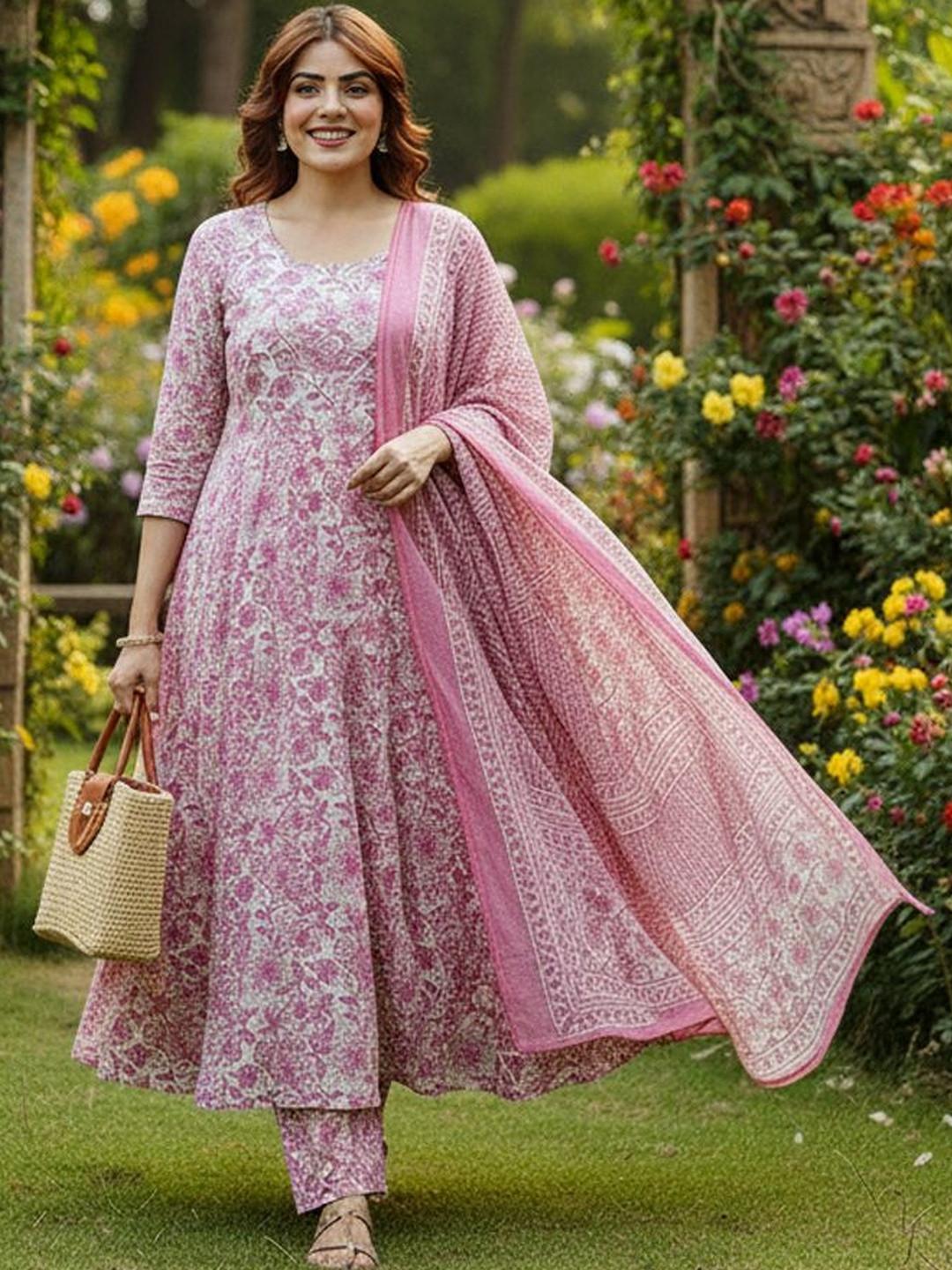 ARADHNA Women Floral Printed Panelled Kurta with Trousers & With Dupatta