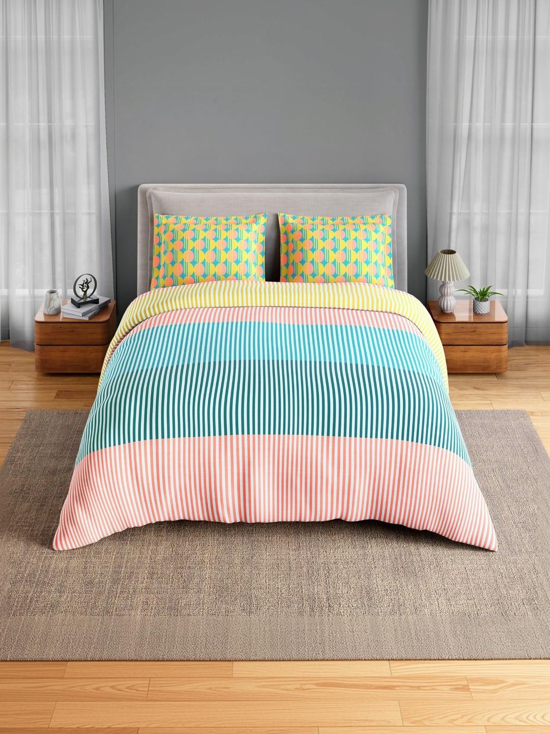 SPACES Multicoloured Striped 152 TC King Bedsheet with 2 Pillow Covers