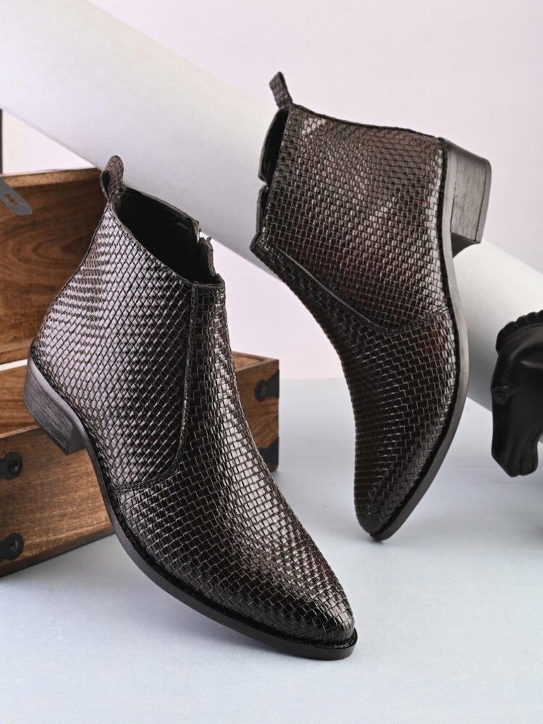 The Roadster Lifestyle Co Men Casual Block-Heeled Chelsea Boots