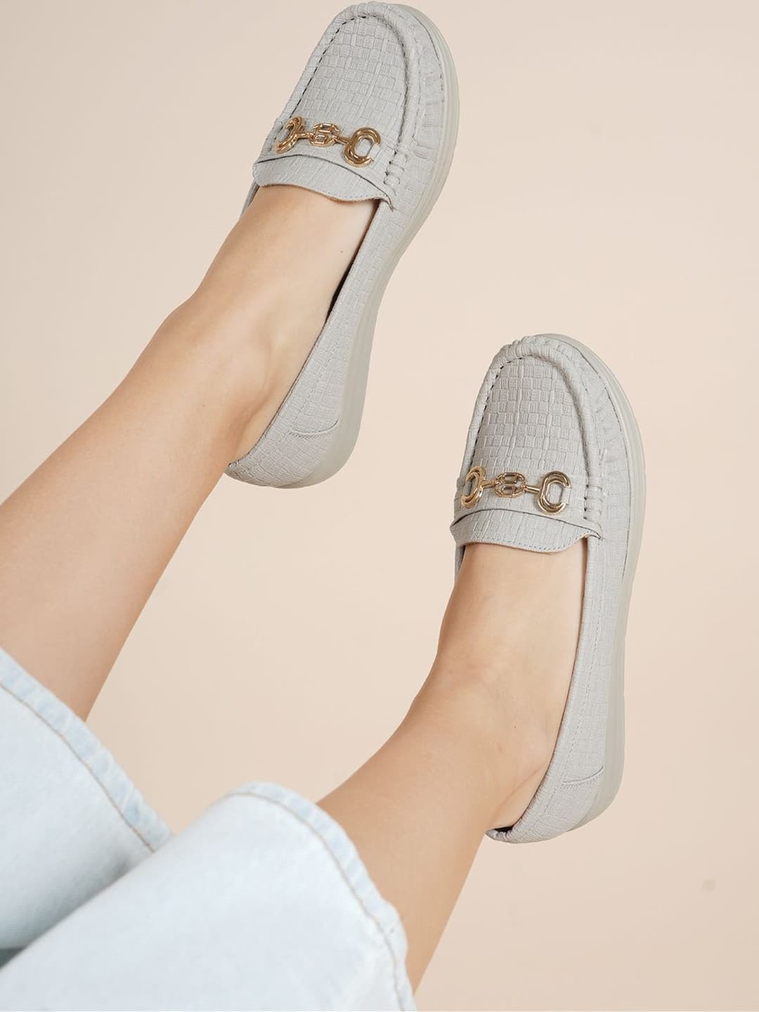 DressBerry Women Textured Loafers