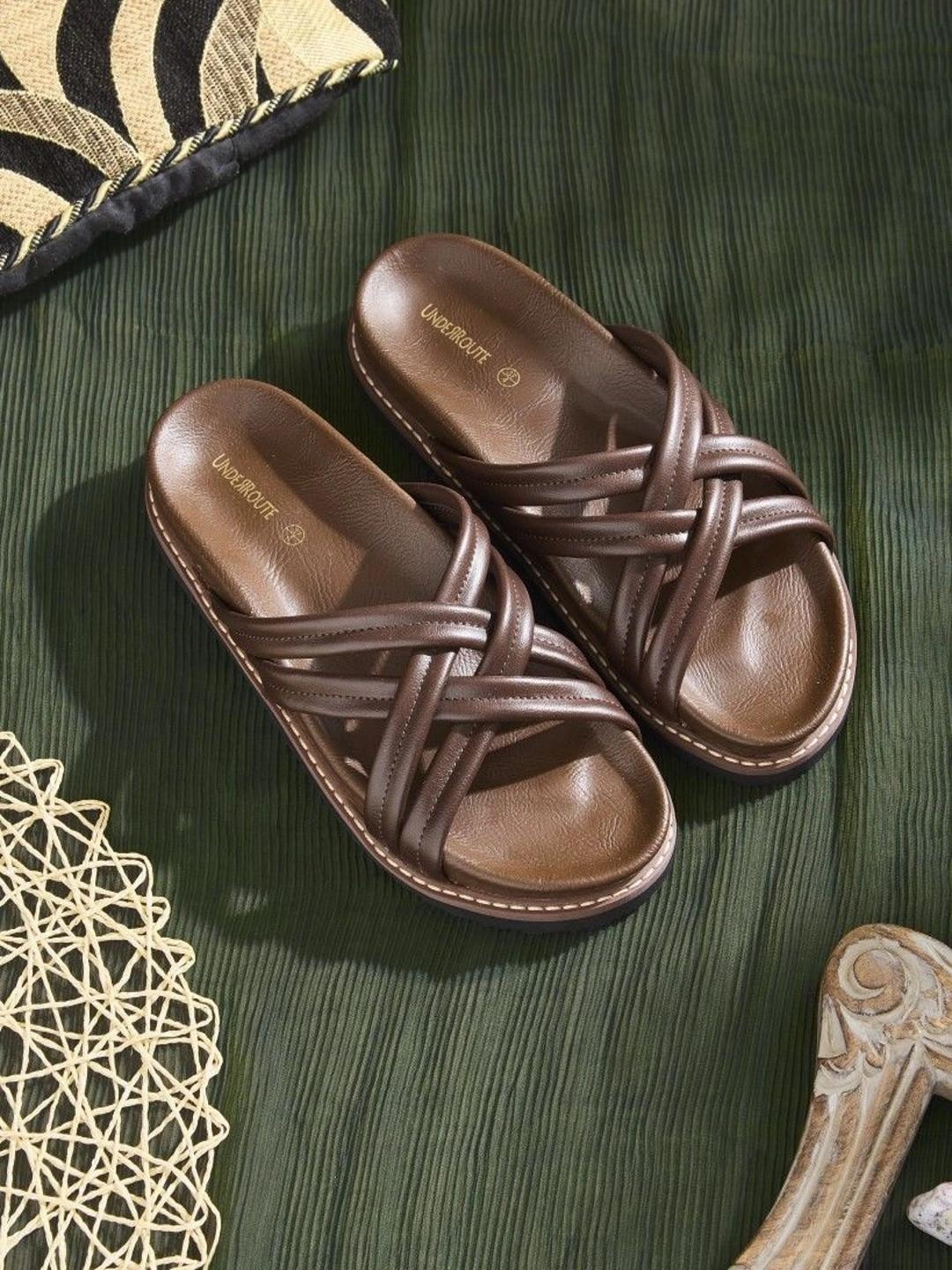 UNDERROUTE Women Comfort Sandals