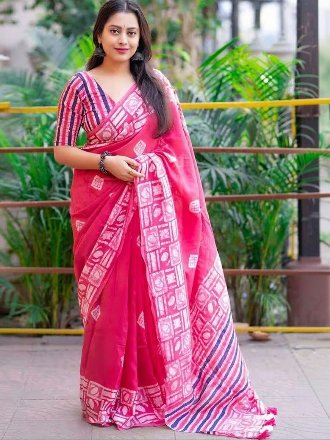 JIADIA Batik Linen Blend Block Print Saree