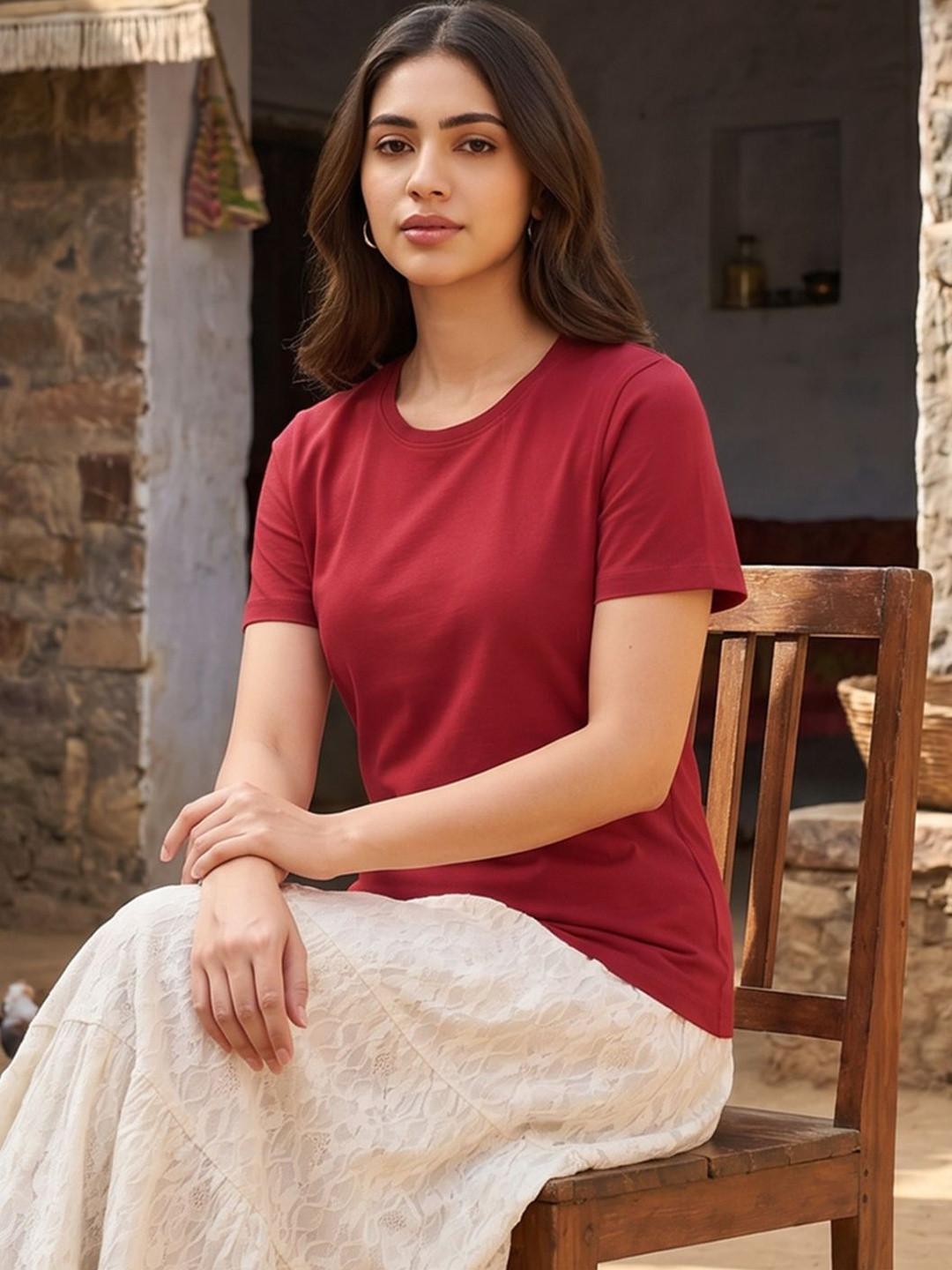 Bewakoof Women Red Solid Round Neck T-shirt