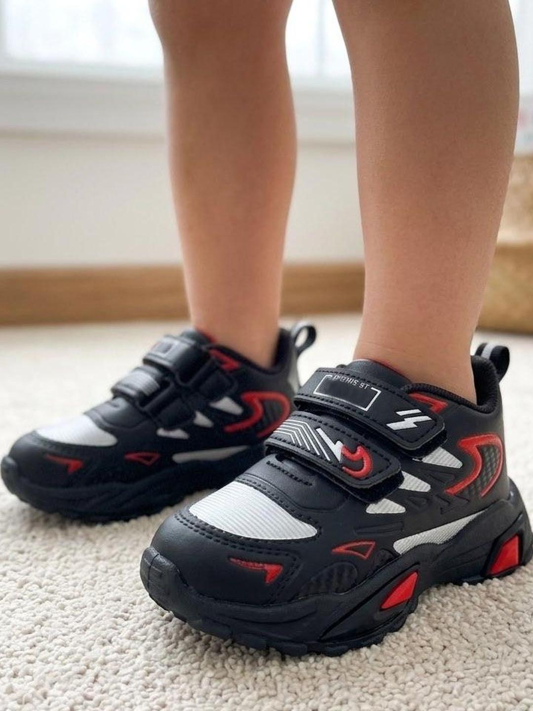 FABBMATE Boys Colourblocked Sneakers