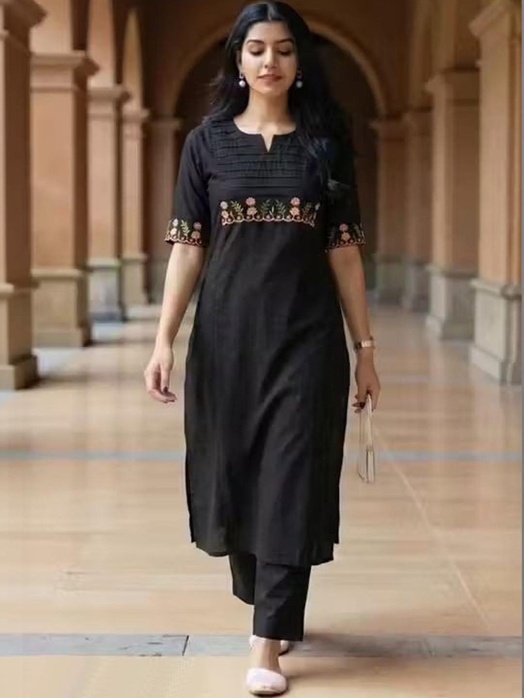 ZestLeaf Women Embroidered Thread Work Kurta