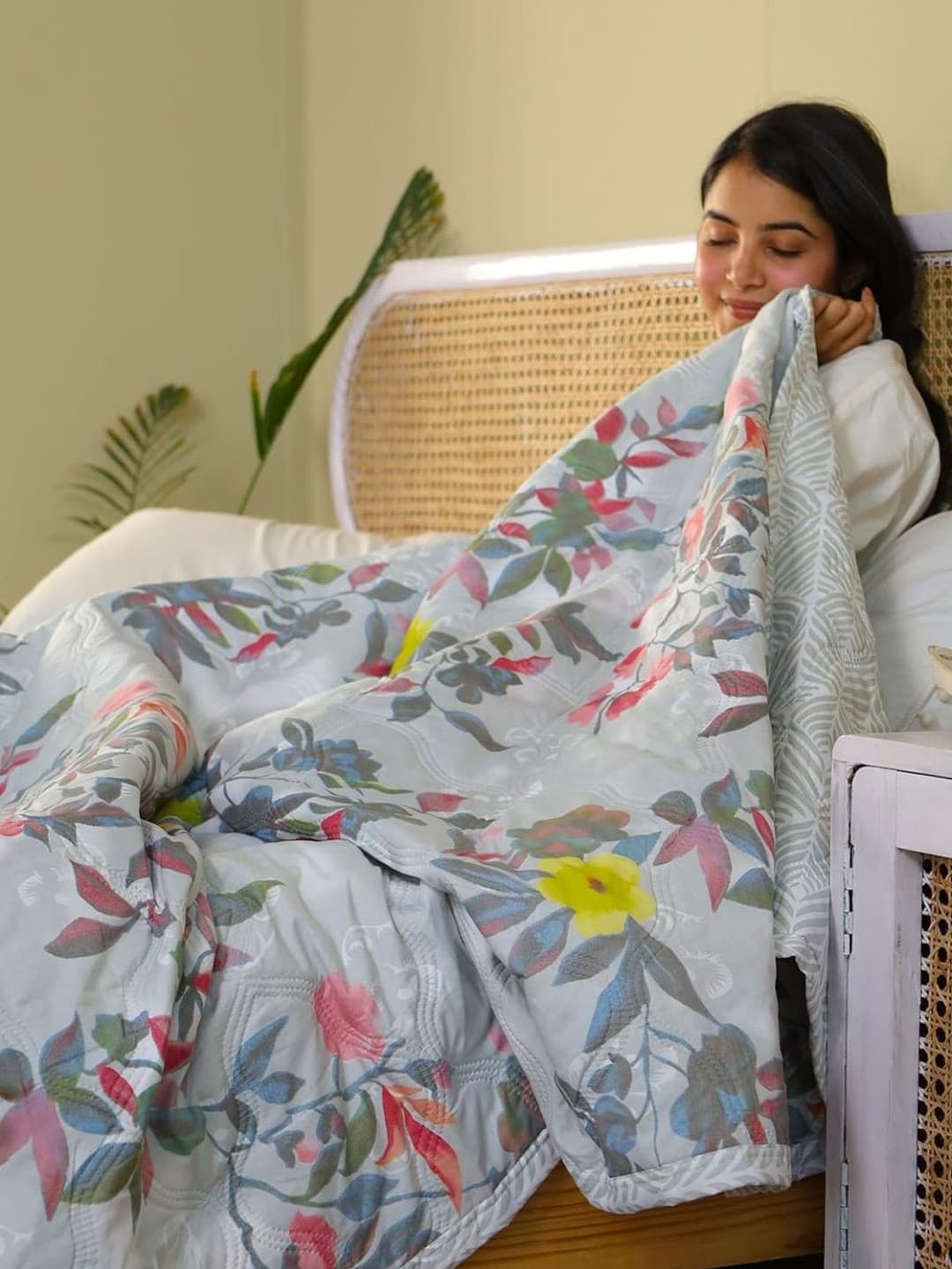 Anadhika Grey & Multicoloured Floral Microfiber AC Room Comforter