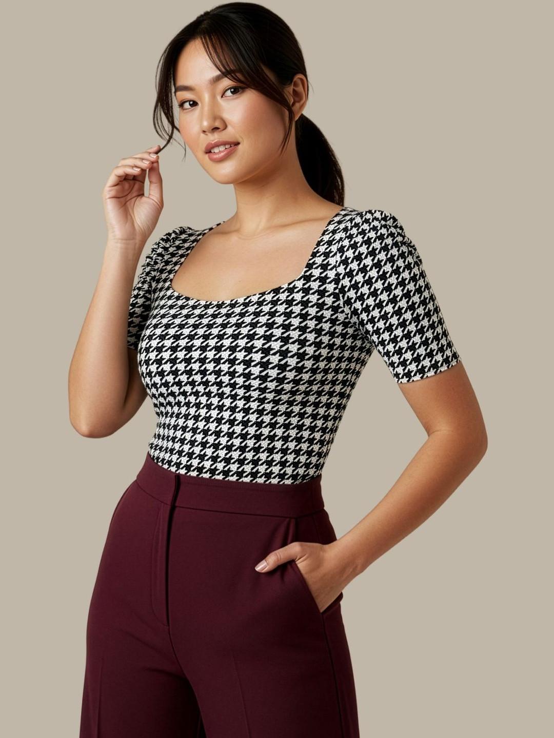 Maheshvi Geometric Sweetheart Neck Top