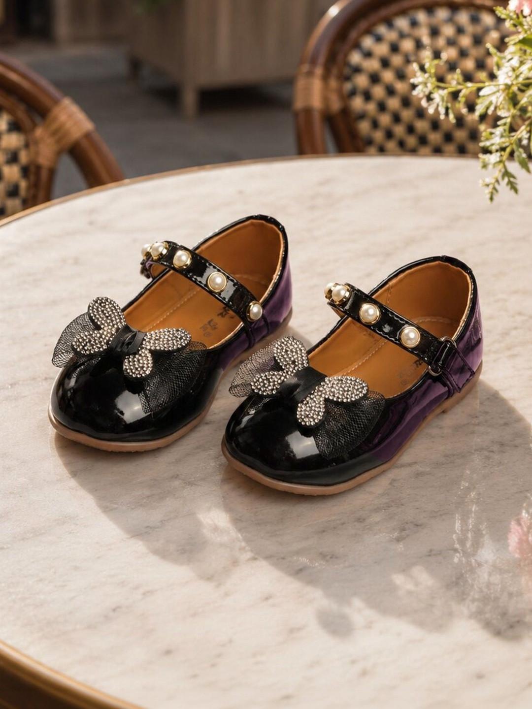 YK Girls Embellished Round Toe Velcro Ballerinas