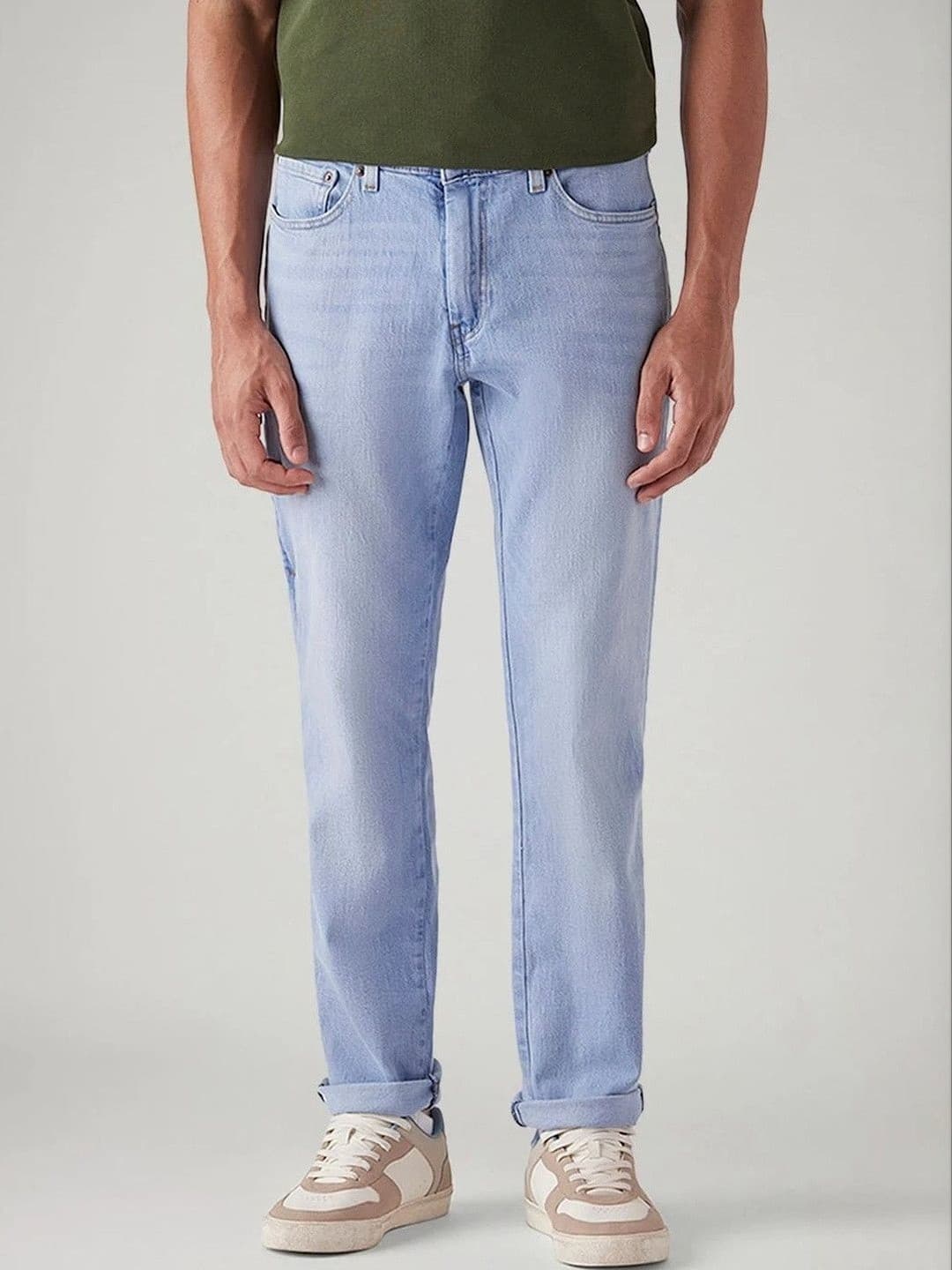 Levis Men Classic Tapered Fit Mid-Rise Light Fade Stretchable Jeans