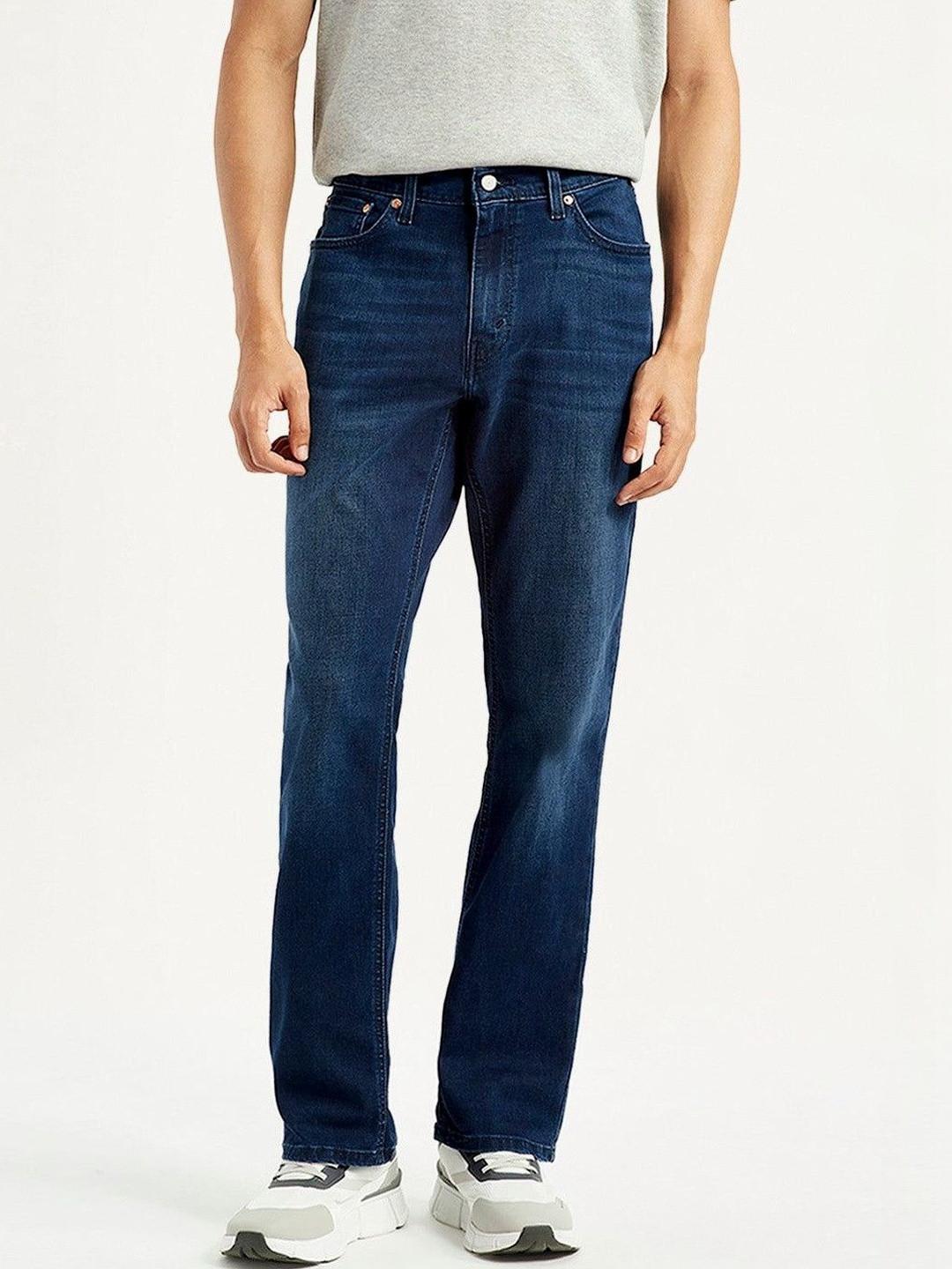 Levis Men Classic Tapered Fit Mid-Rise Light Fade Jeans