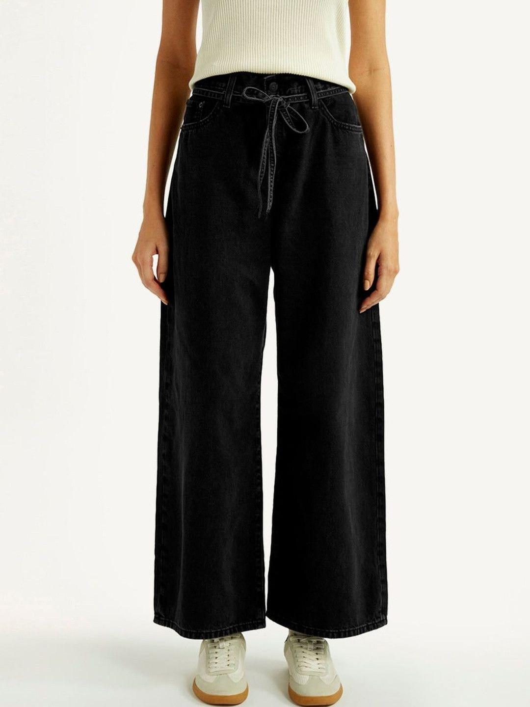 Levis Women Classic Straight Fit Mid-Rise Heavy Fade Pure Cotton Jeans