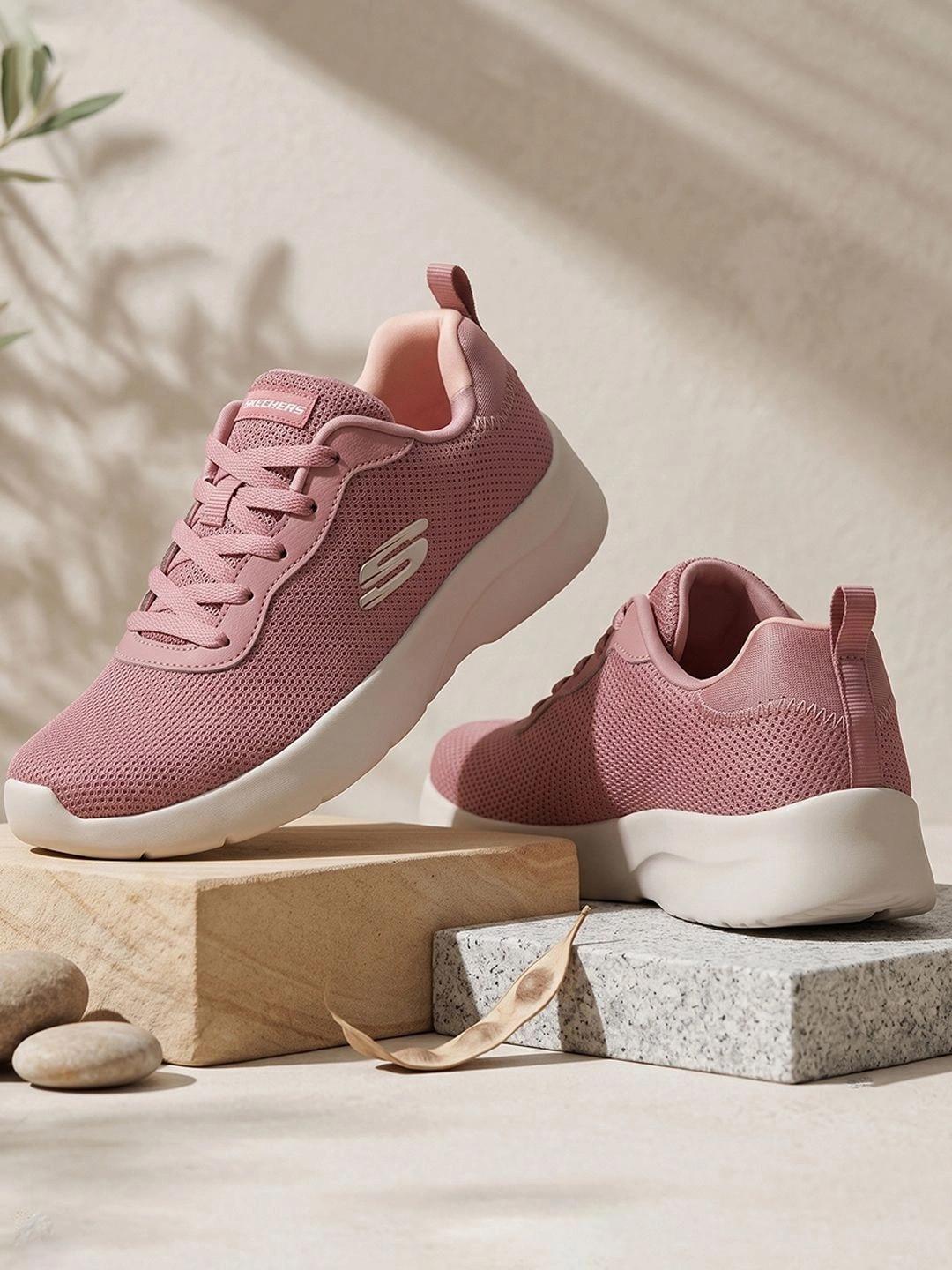Skechers Dynamight 2.0 Women Casual Sneakers