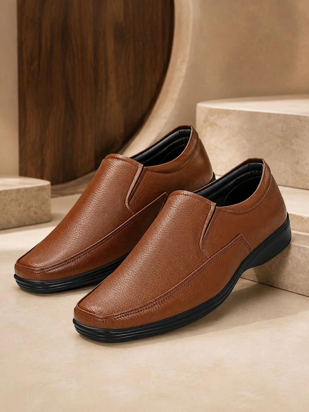 INVICTUS Men Textured Square Toe Formal Slip-On Shoes
