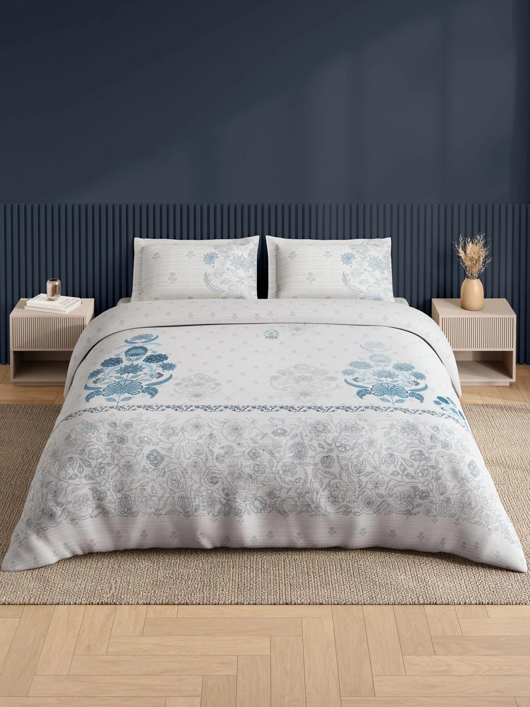 SPACES White & Blue Graphic Bedsheet with 2 Pillow Covers