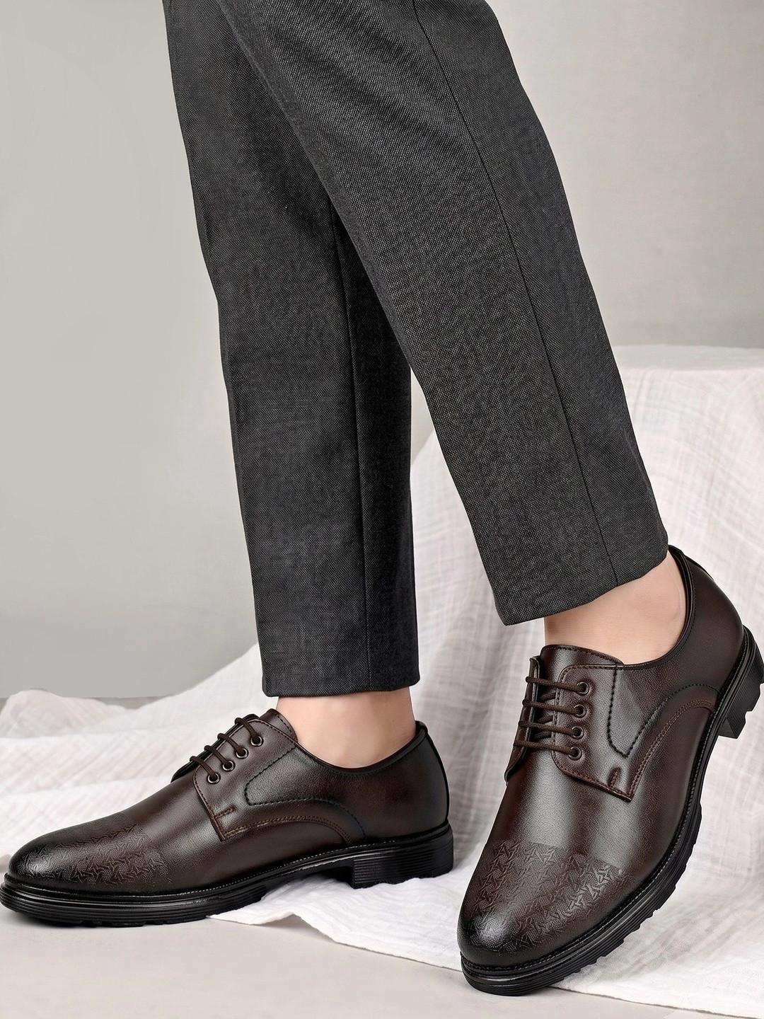 INVICTUS Men Textured Round Toe Lace-Ups Formal Derbys