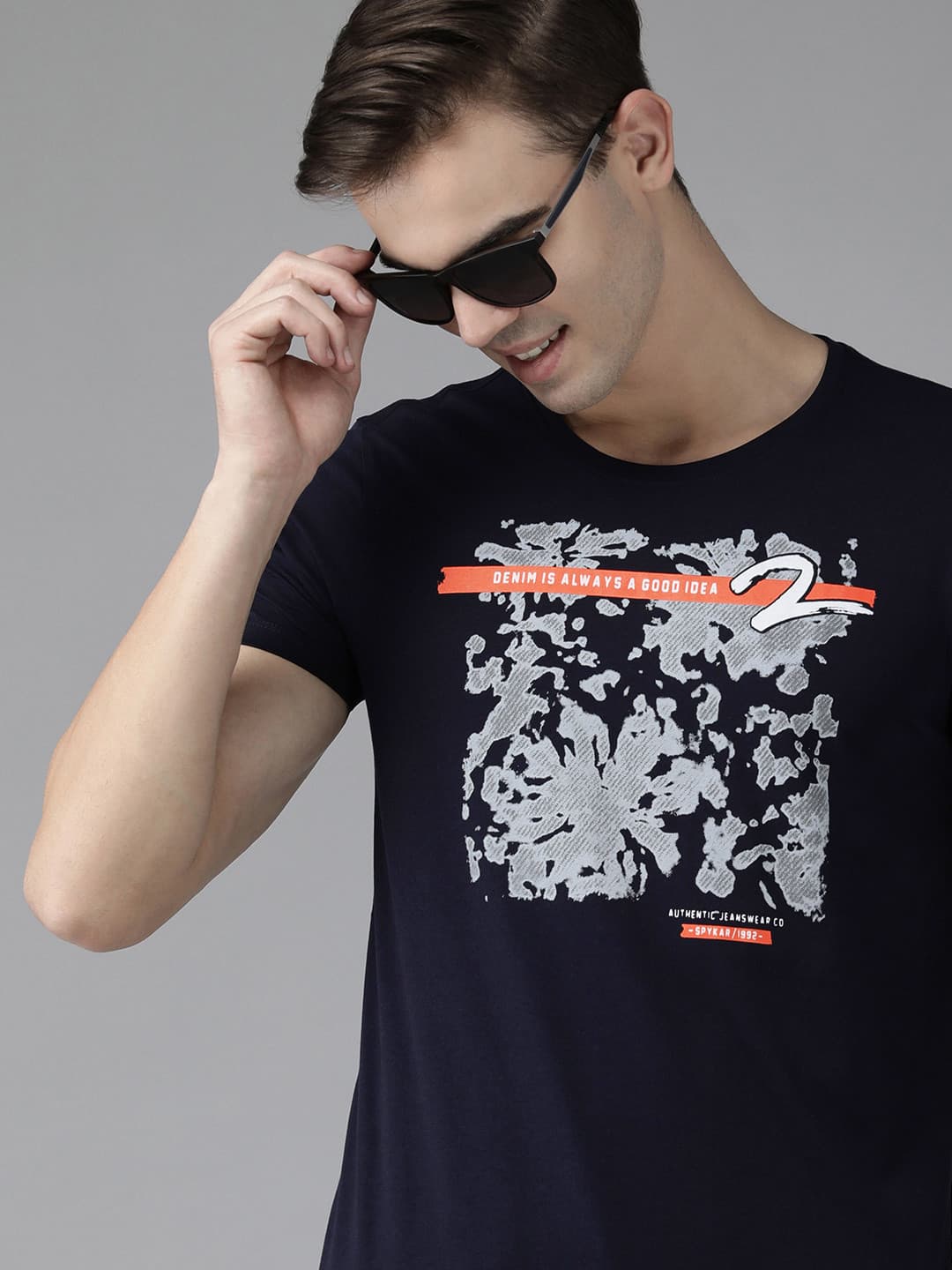SPYKAR Men Graphic Printed Slim Fit T-shirt